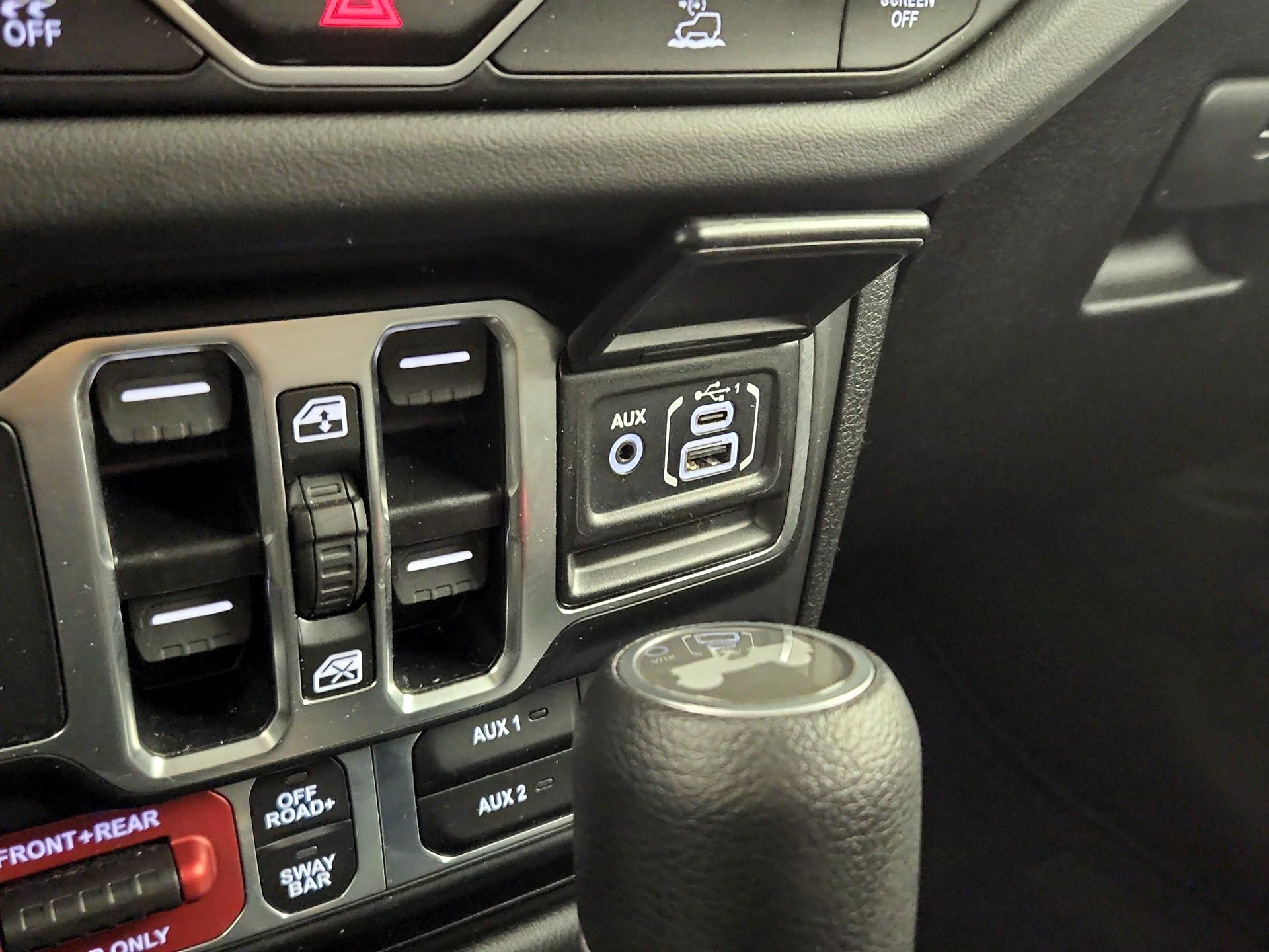 Thumbnail: 2025 Jeep Wrangler - 16