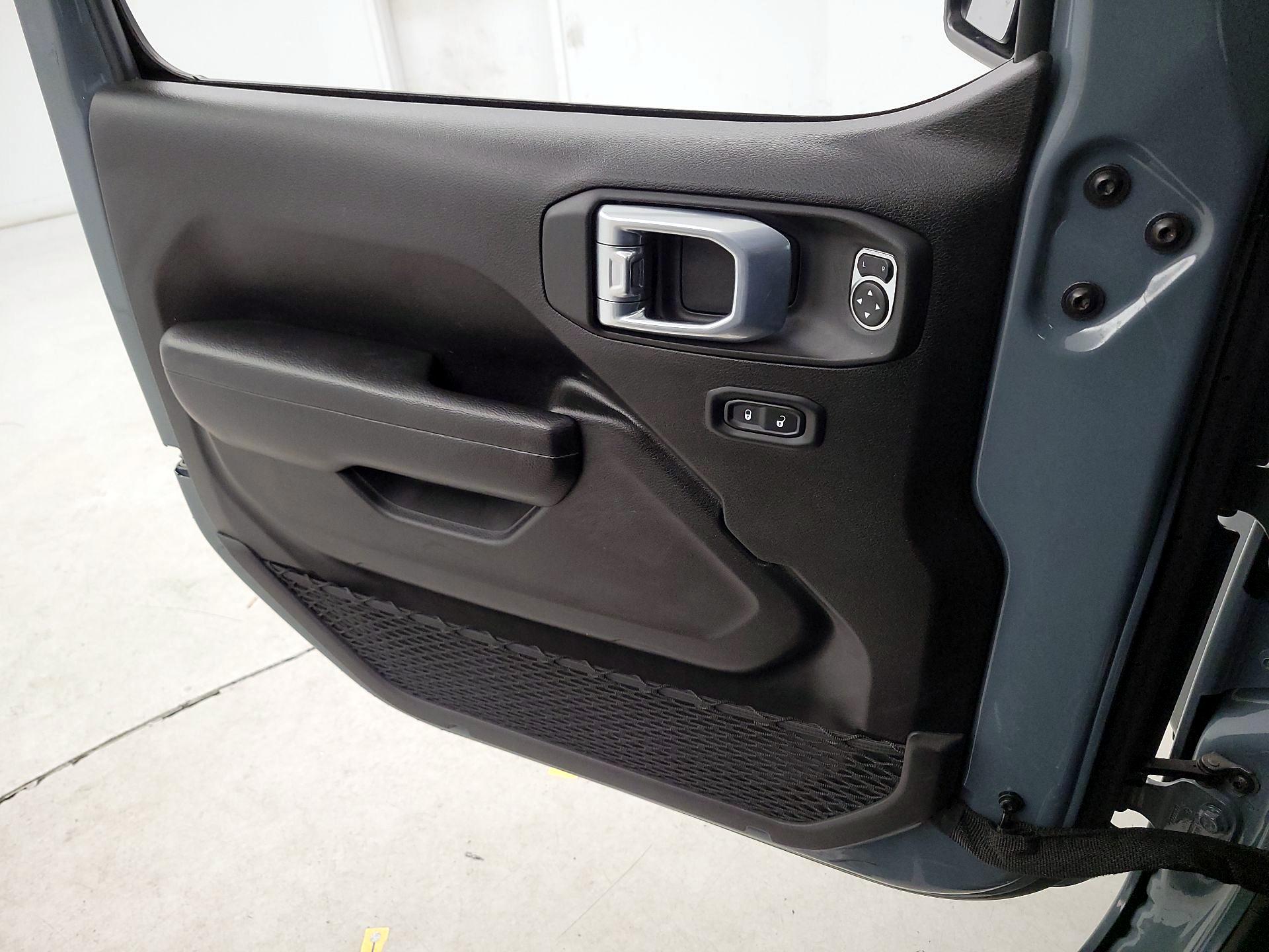 Thumbnail: 2025 Jeep Wrangler - 12