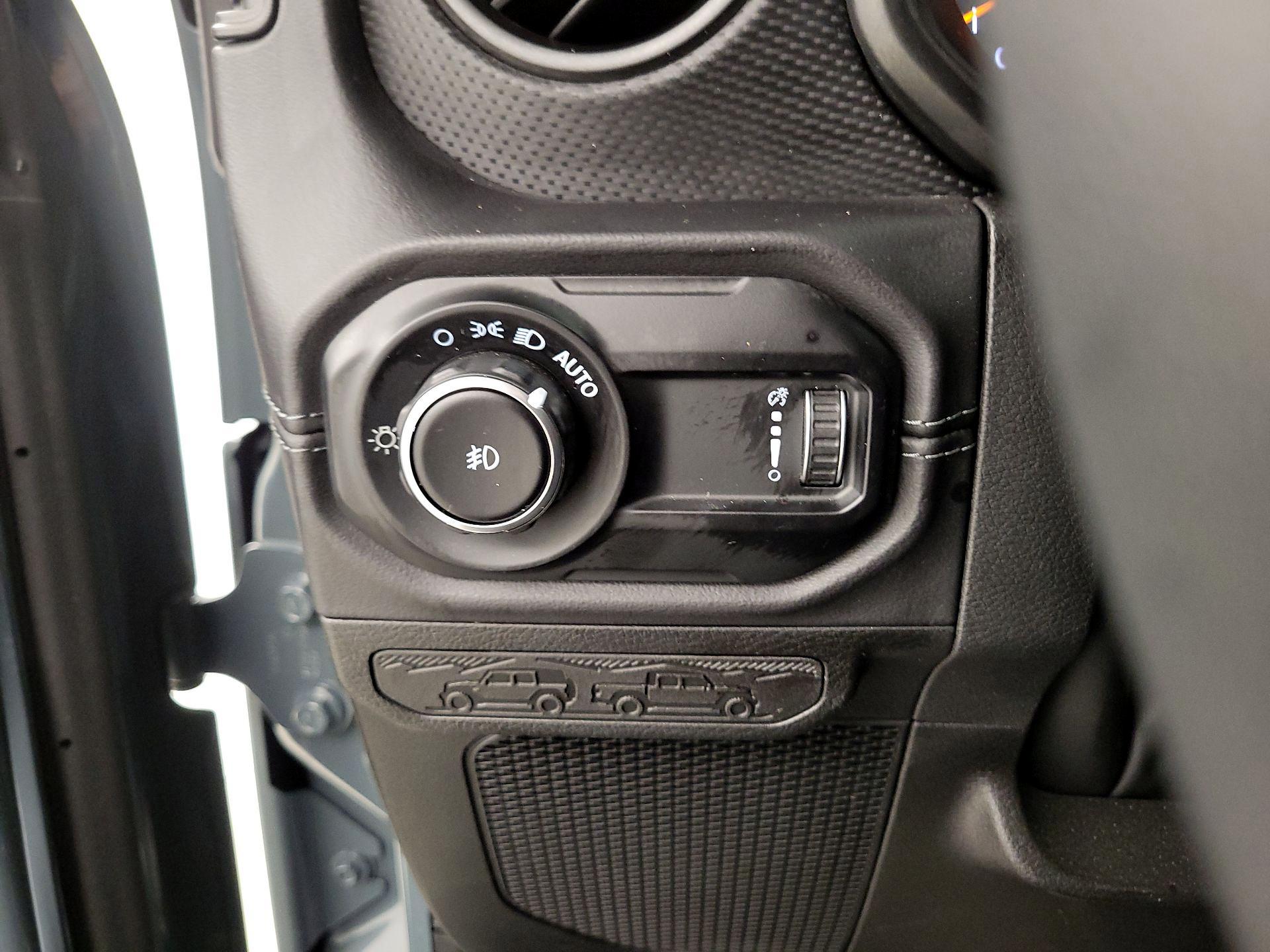 Thumbnail: 2025 Jeep Wrangler - 13