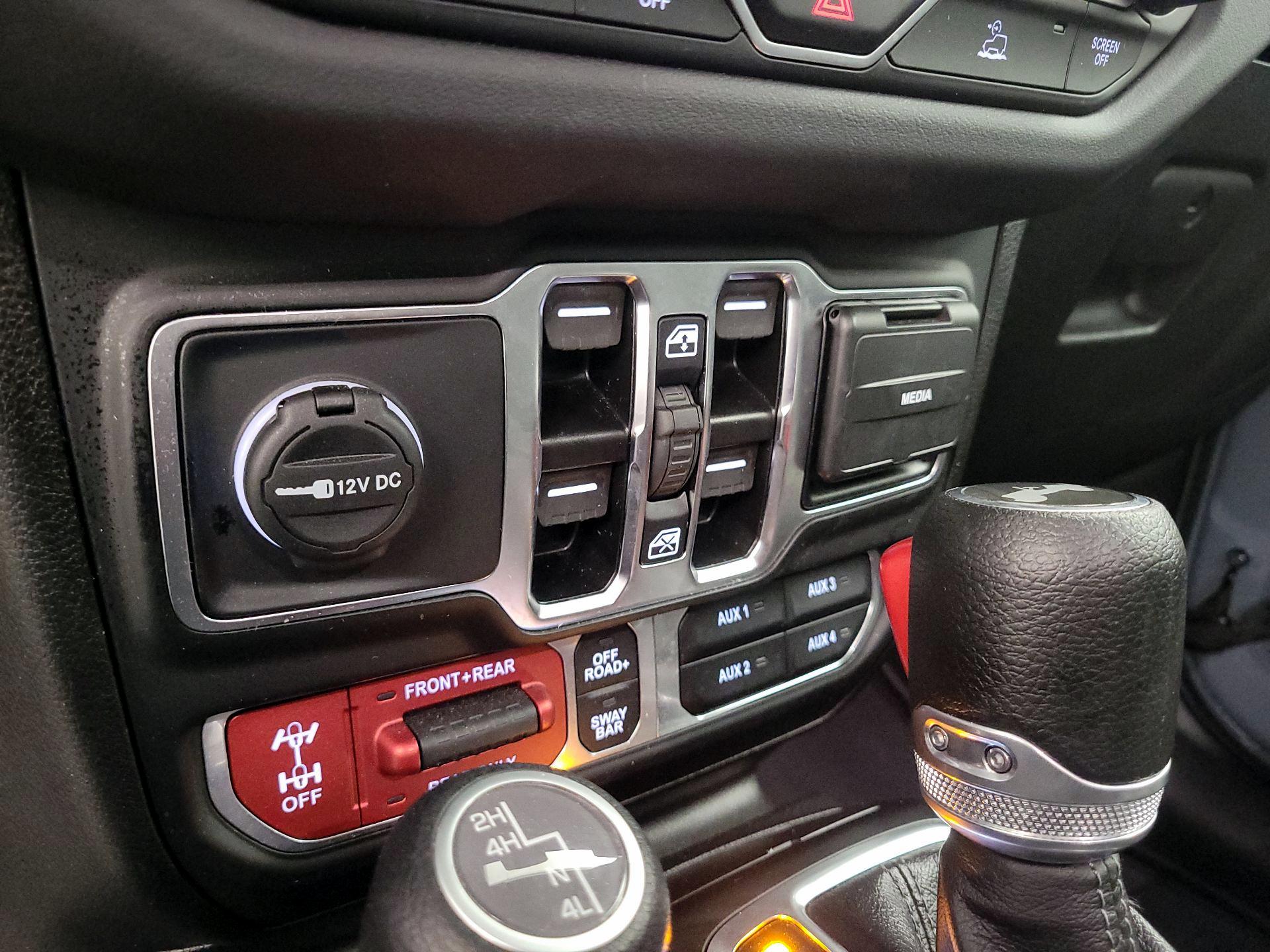 Thumbnail: 2025 Jeep Wrangler - 18