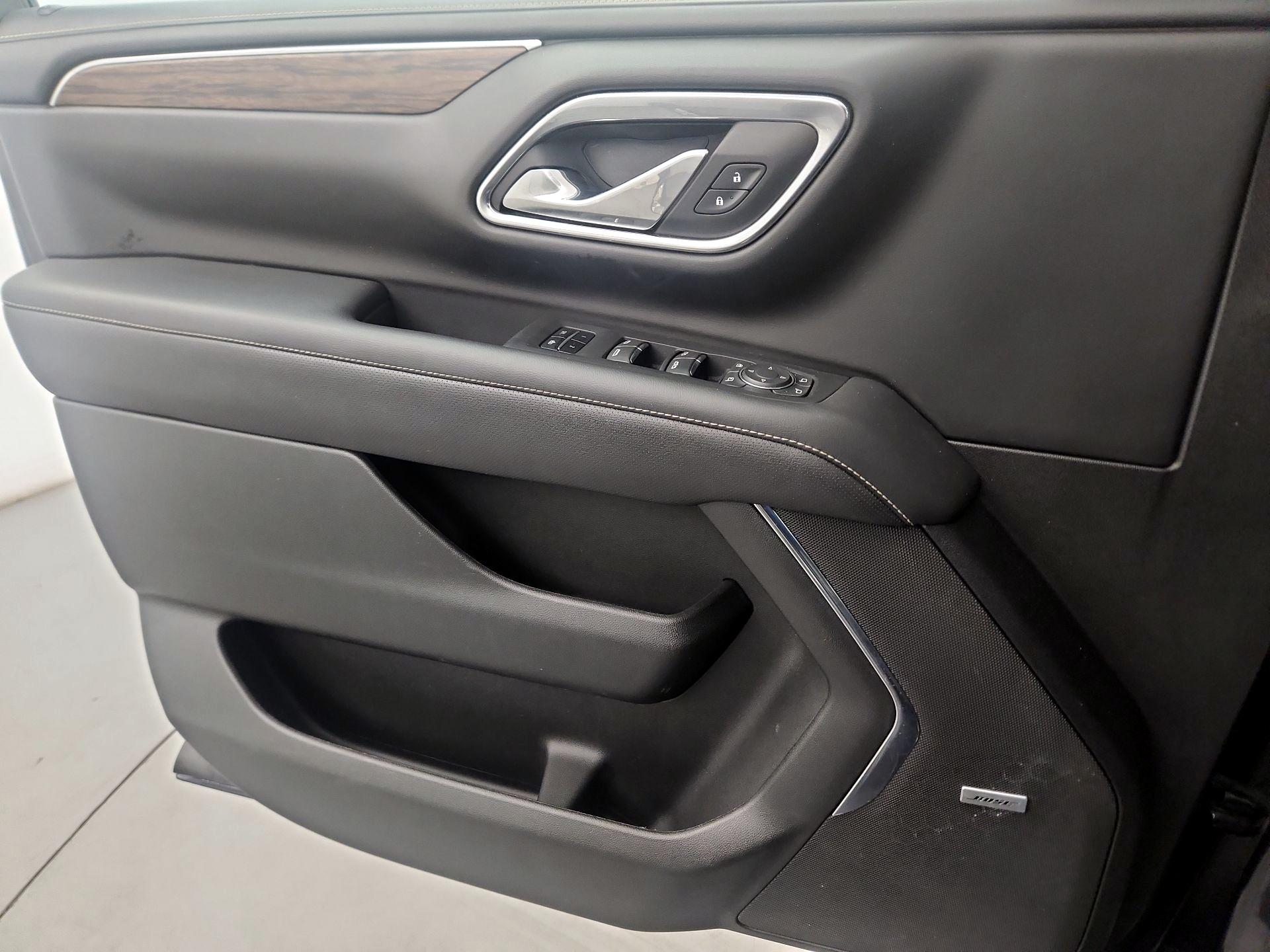 Thumbnail: 2023 Chevrolet Suburban - 10