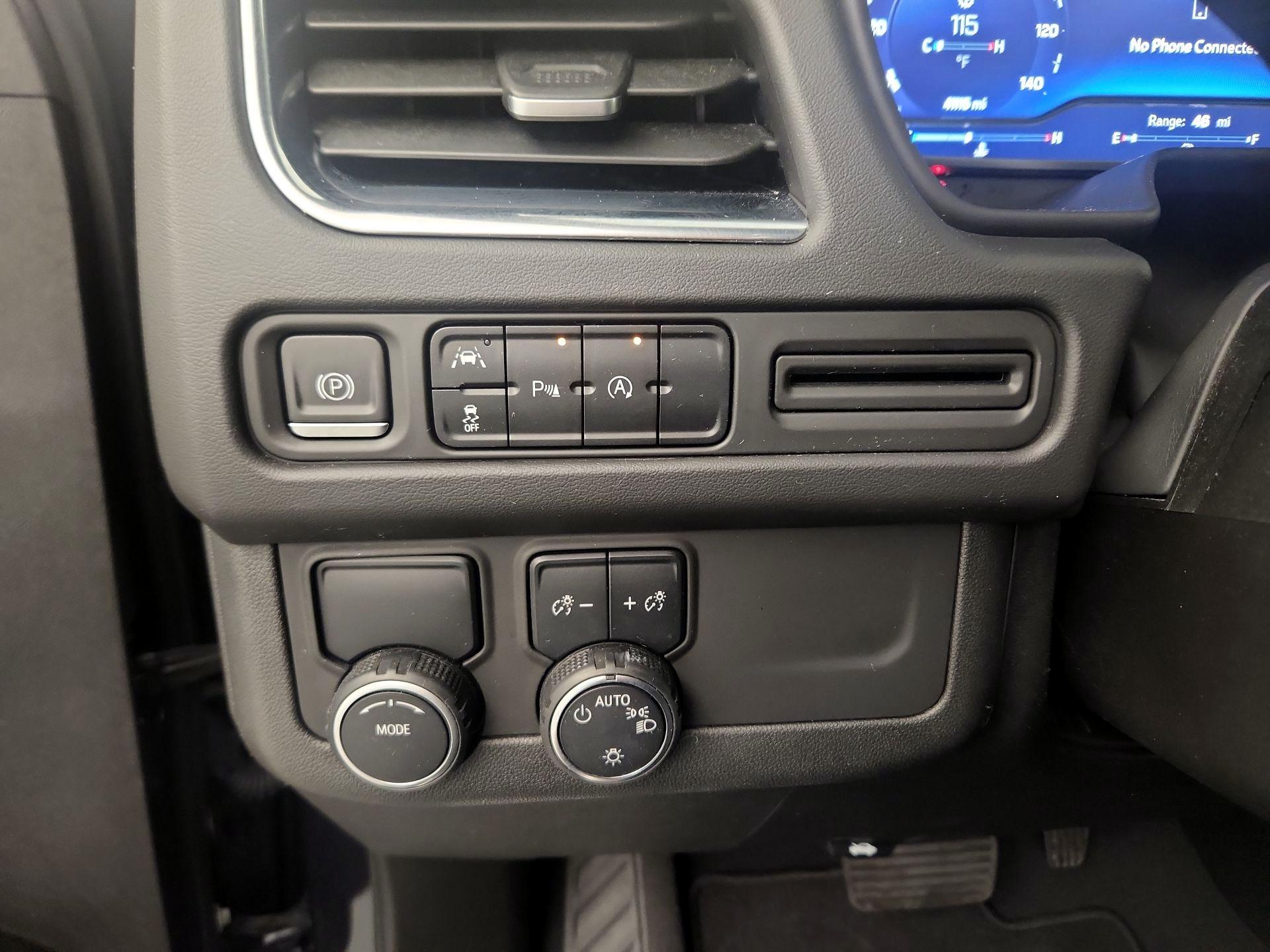 Thumbnail: 2023 Chevrolet Suburban - 11