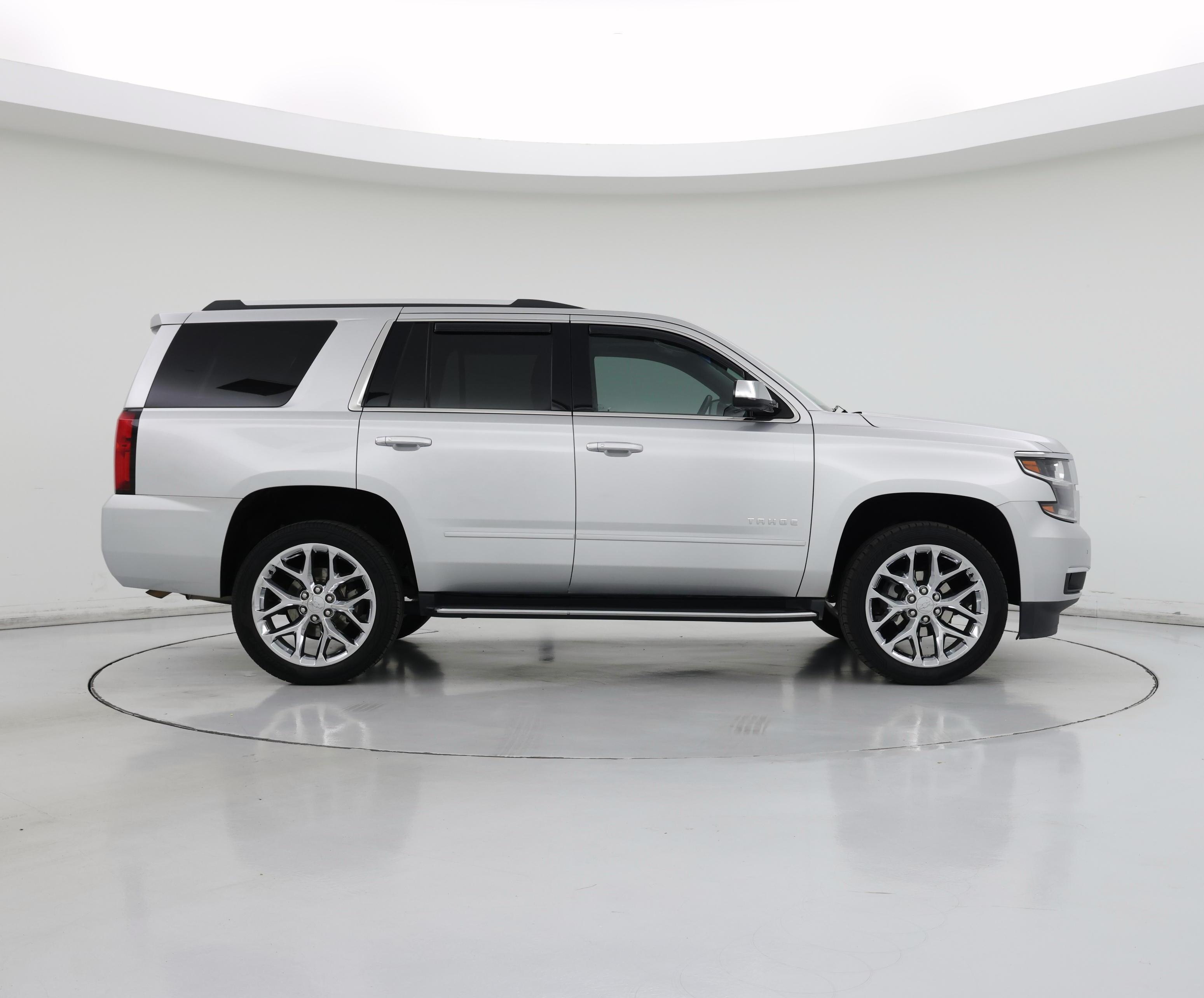 Thumbnail: 2017 Chevrolet Tahoe - 7