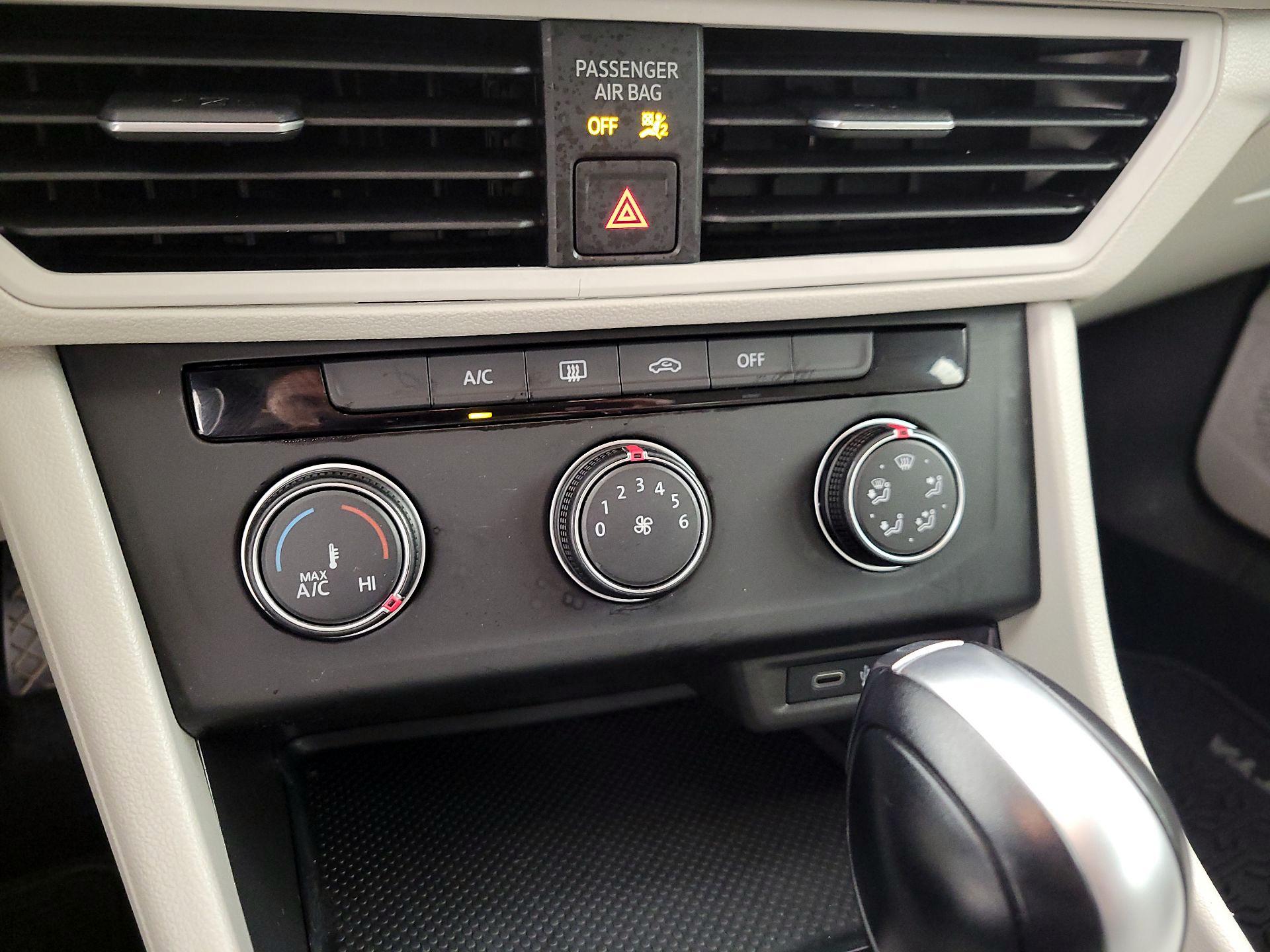 Thumbnail: 2021 Volkswagen Jetta - 16