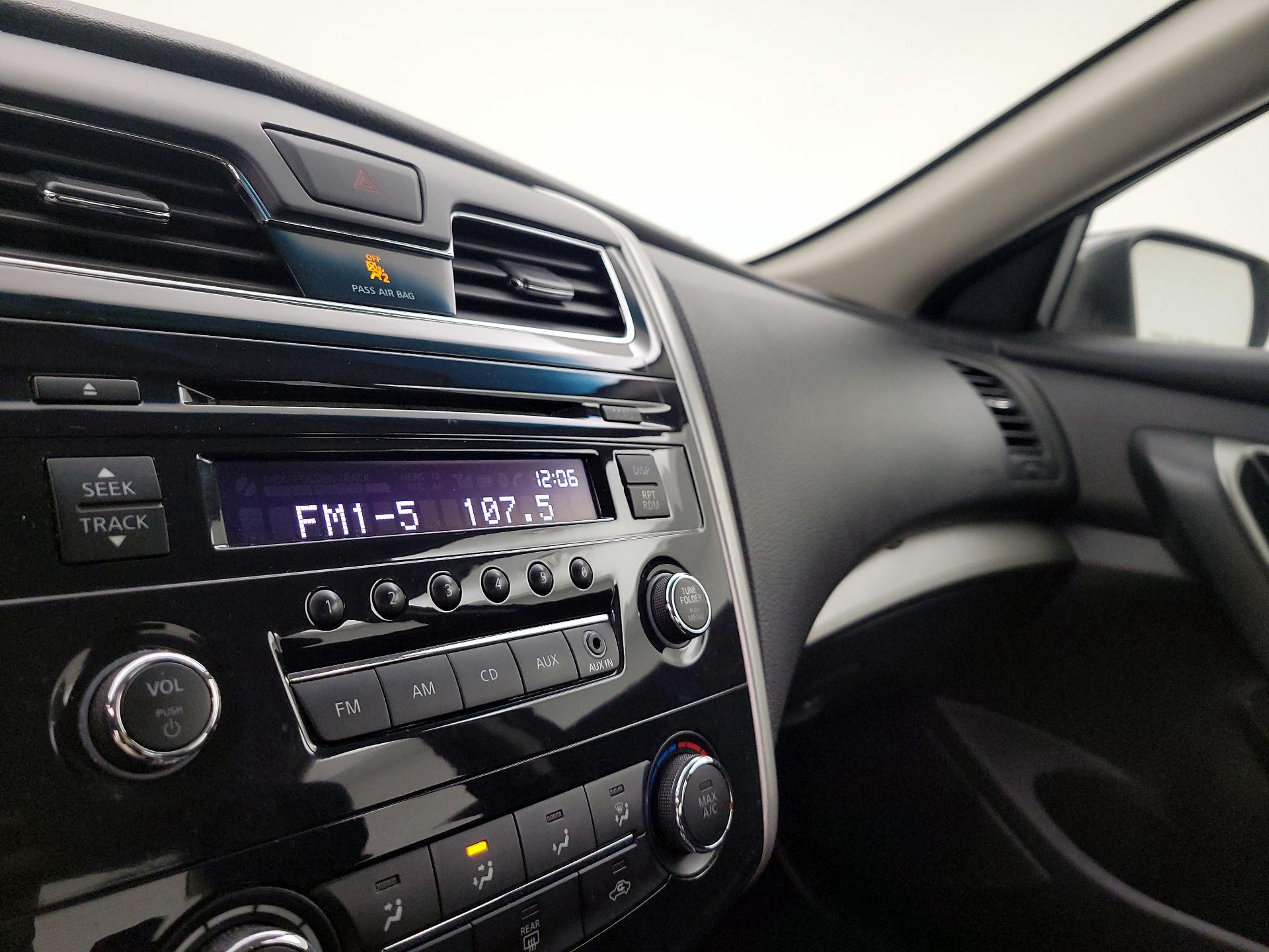 Thumbnail: 2014 Nissan Altima - 14