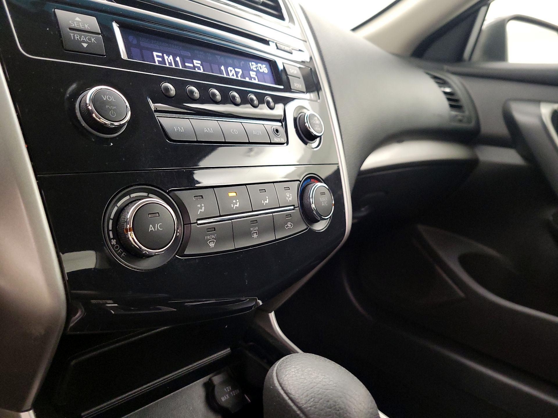 Thumbnail: 2014 Nissan Altima - 15