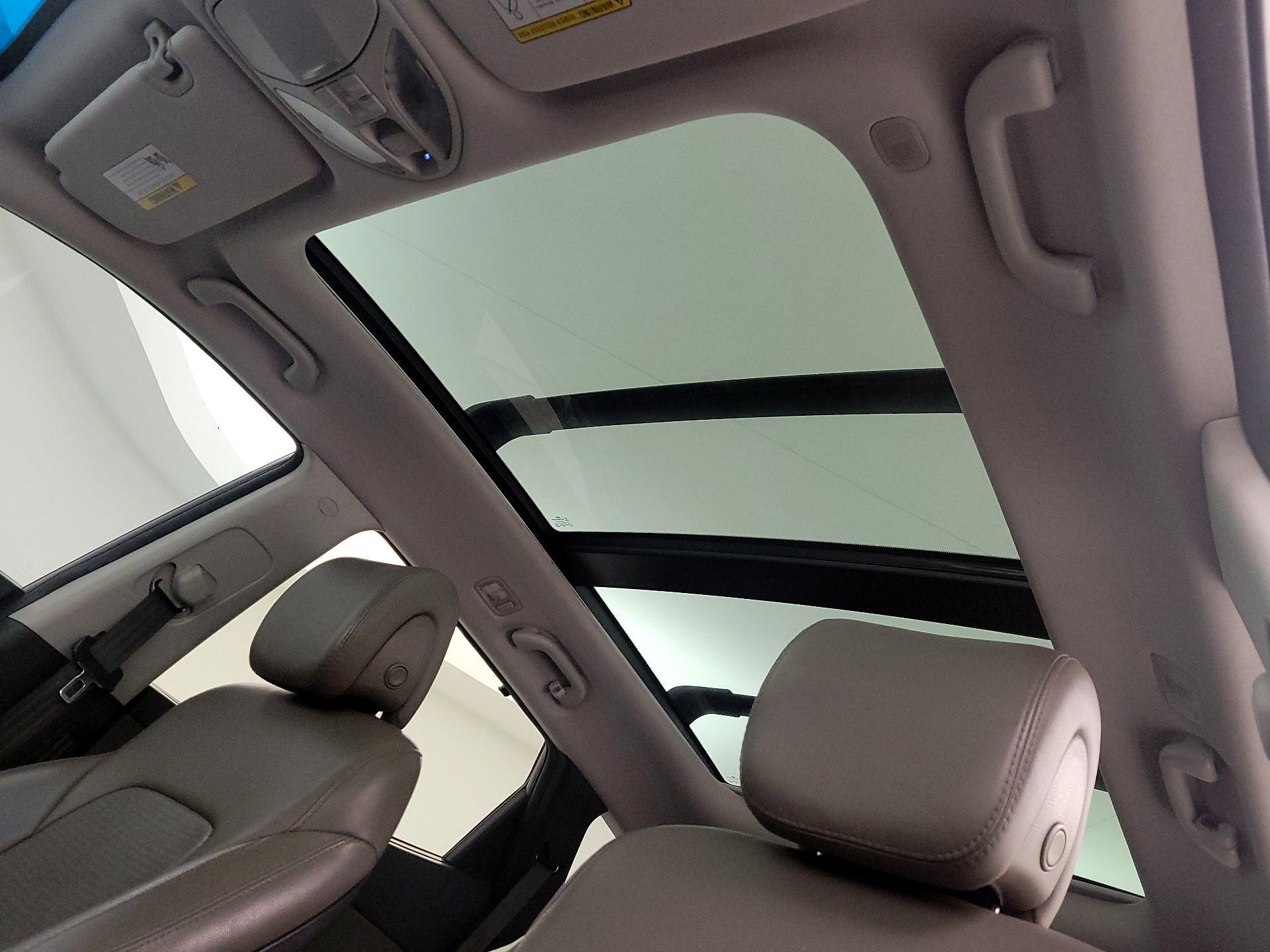 Thumbnail: 2015 Hyundai Santa Fe - 20