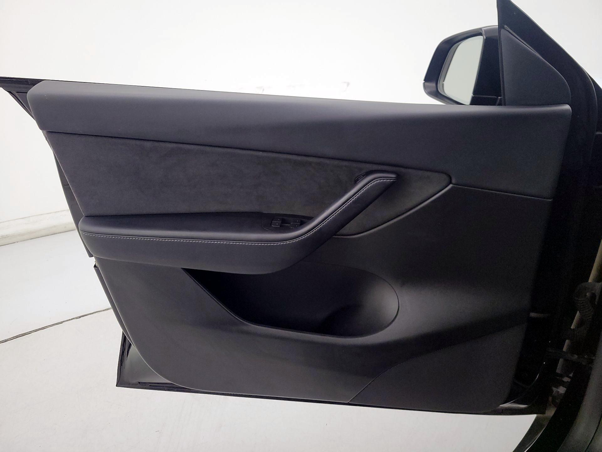 Thumbnail: 2022 Tesla Model Y - 12