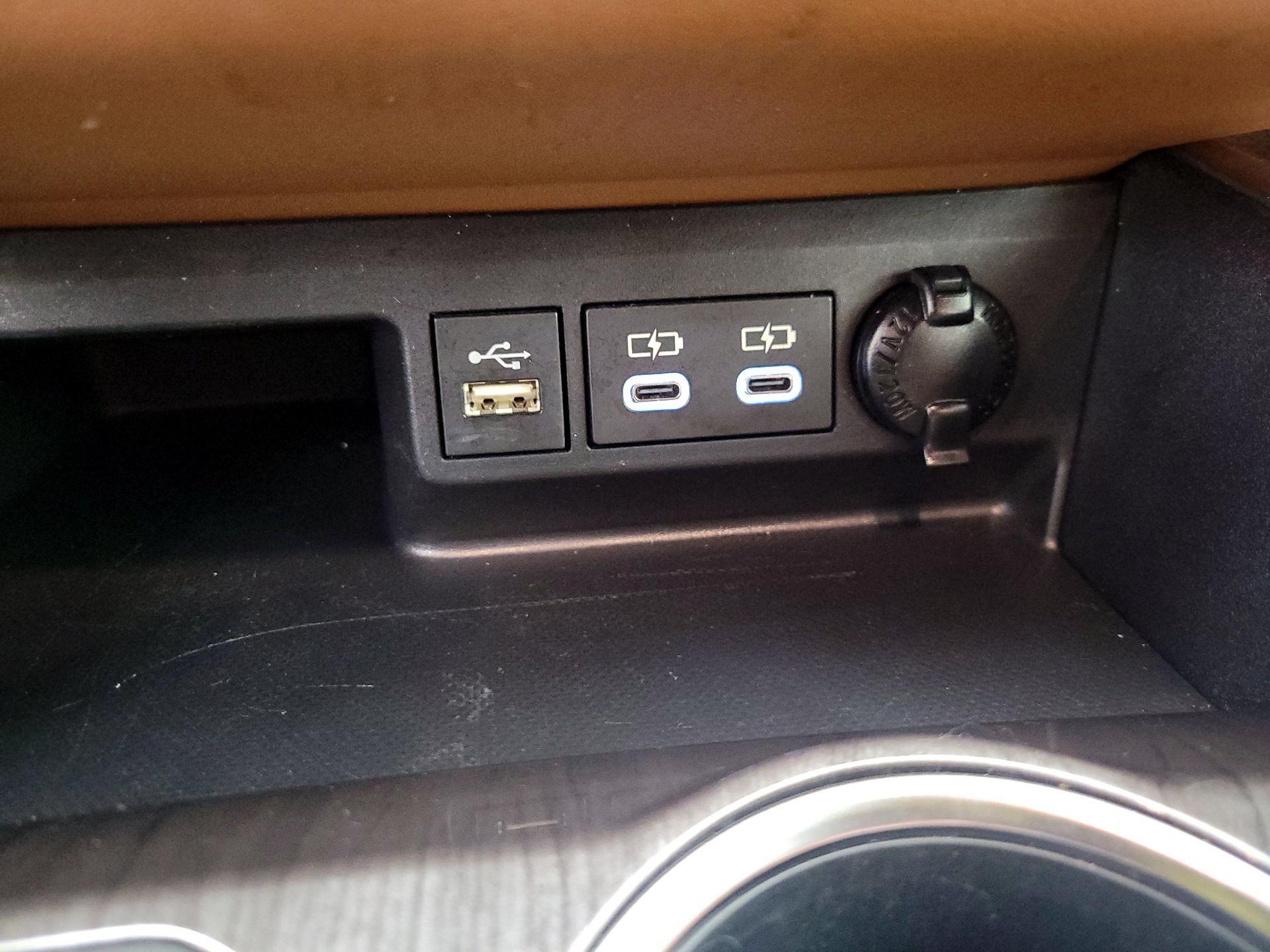 Thumbnail: 2023 Toyota Highlander - 18