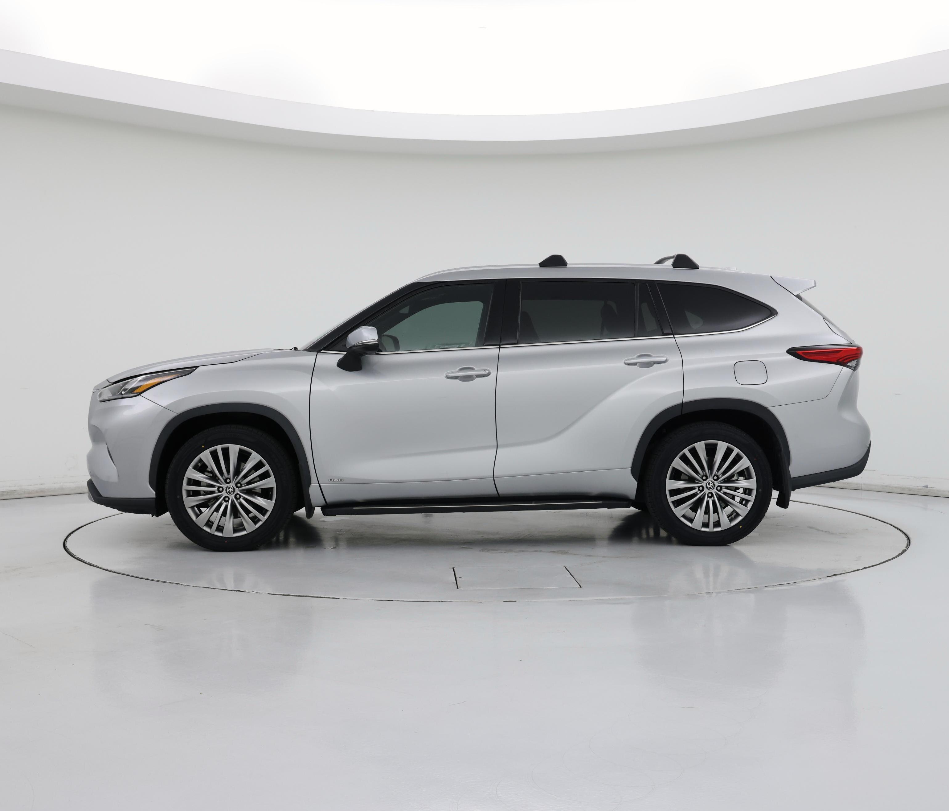 Thumbnail: 2023 Toyota Highlander - 3