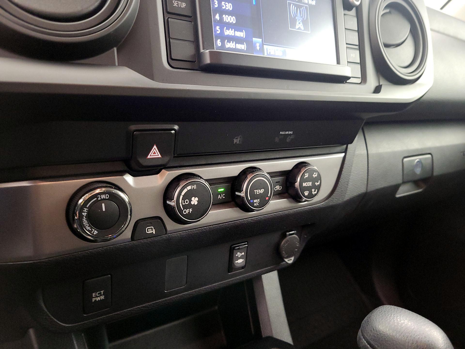 Thumbnail: 2019 Toyota Tacoma - 16