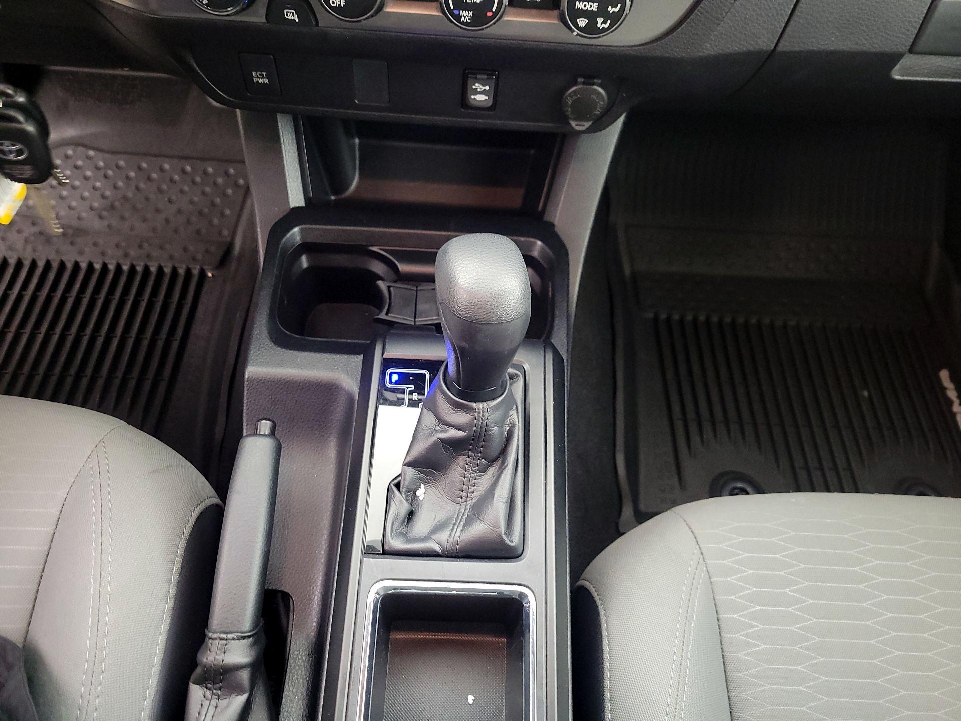 Thumbnail: 2019 Toyota Tacoma - 17