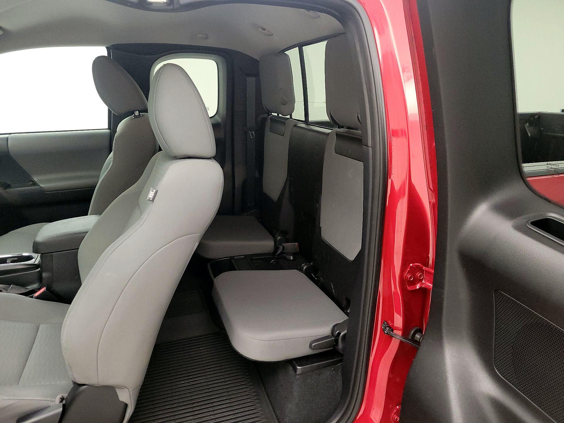 Thumbnail: 2019 Toyota Tacoma - 19