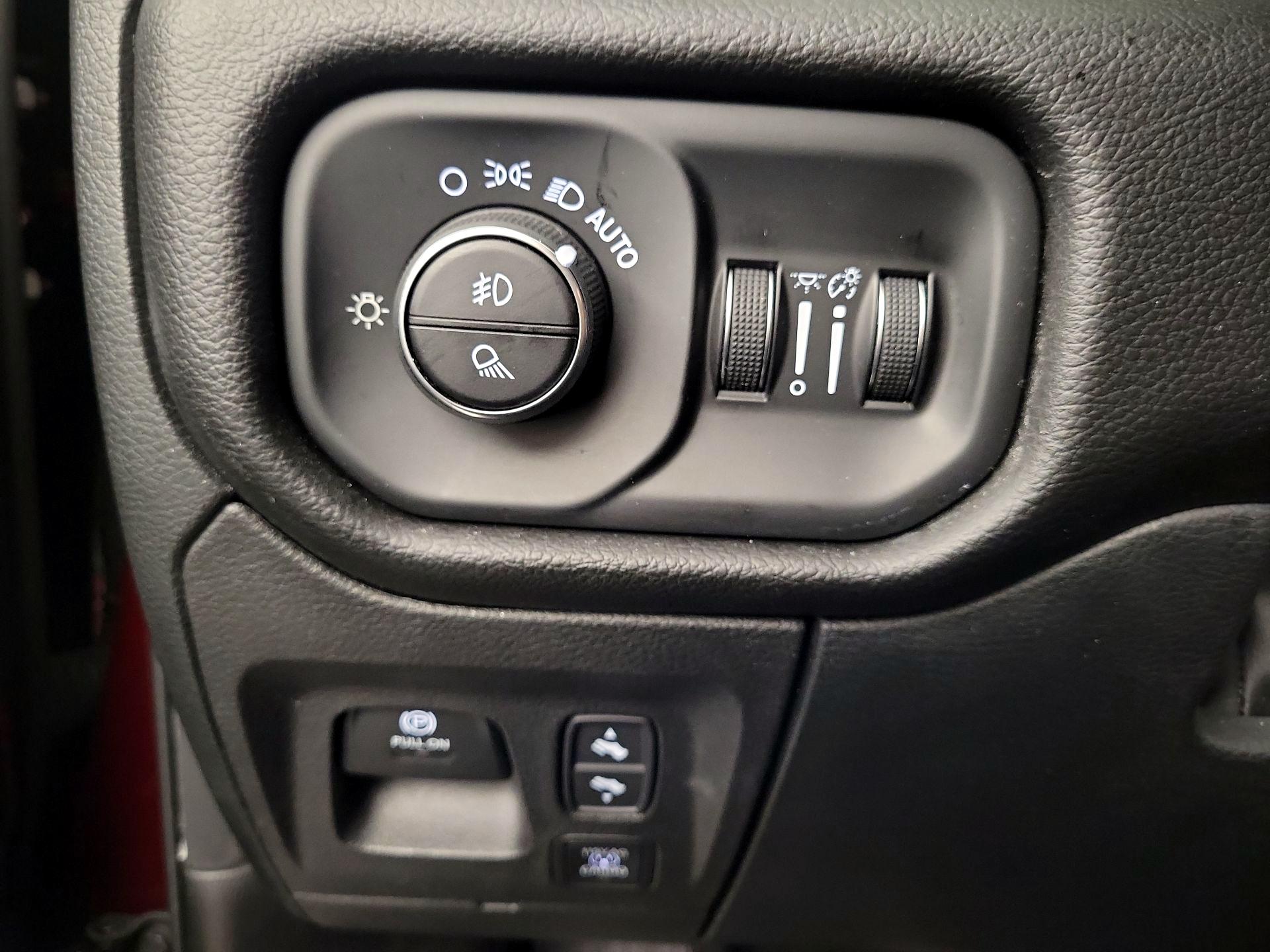 Thumbnail: 2025 RAM 1500 - 13