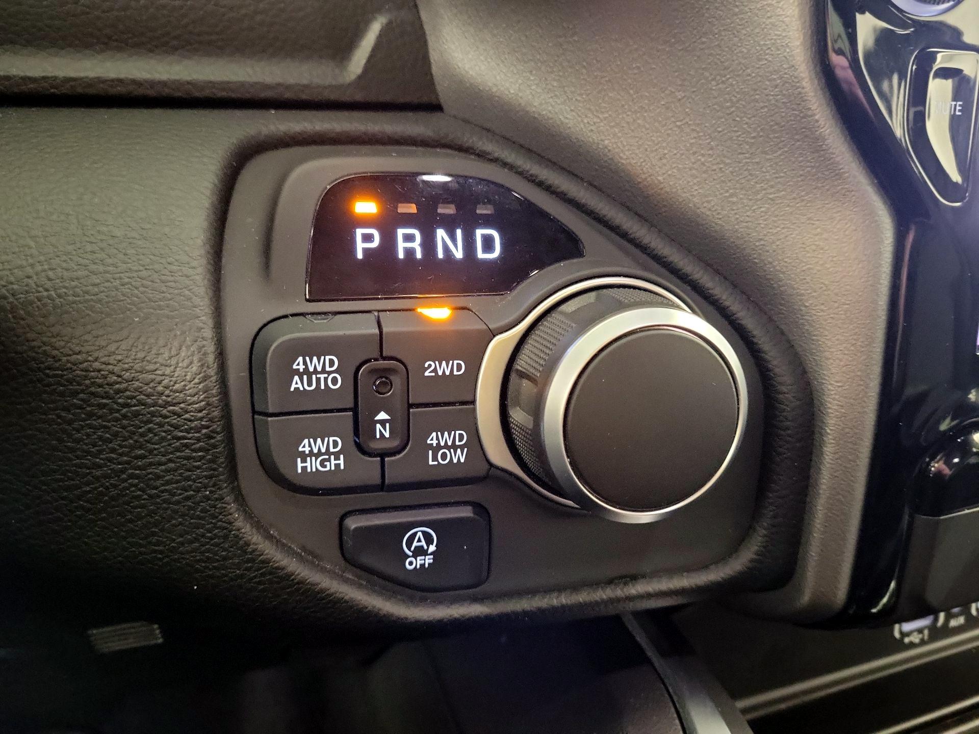 Thumbnail: 2025 RAM 1500 - 18