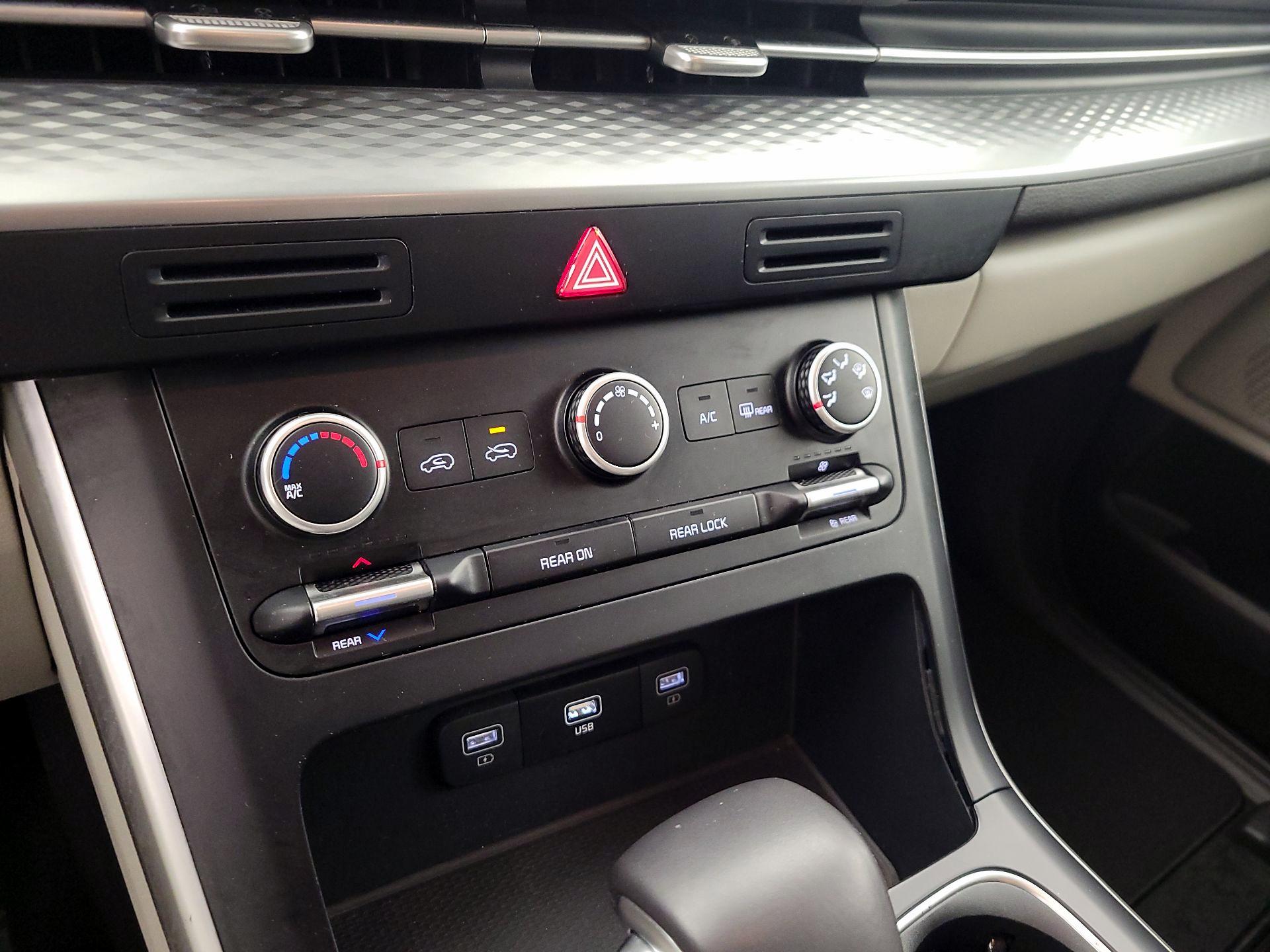 Thumbnail: 2024 Kia Carnival - 16