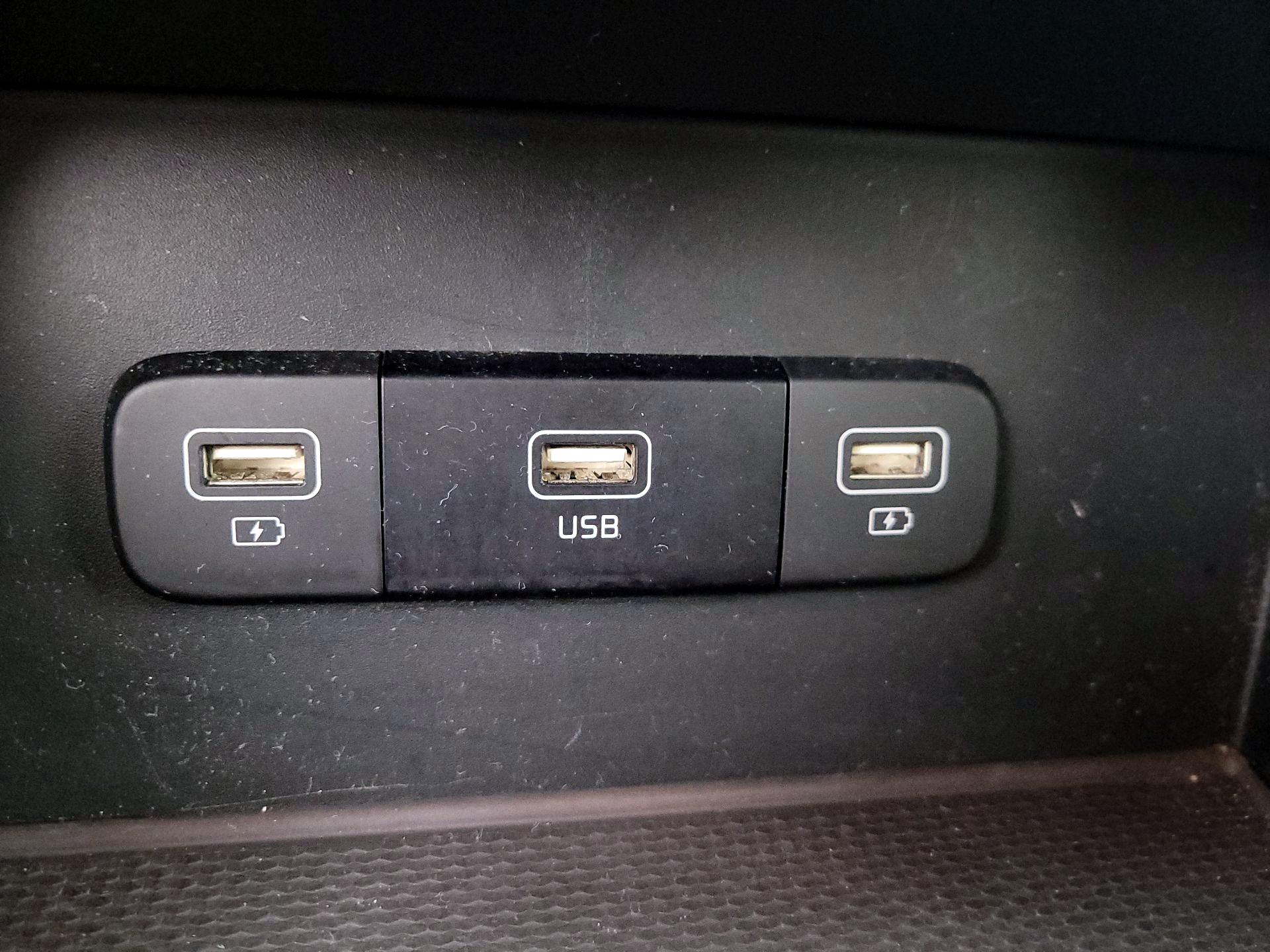 Thumbnail: 2024 Kia Carnival - 18