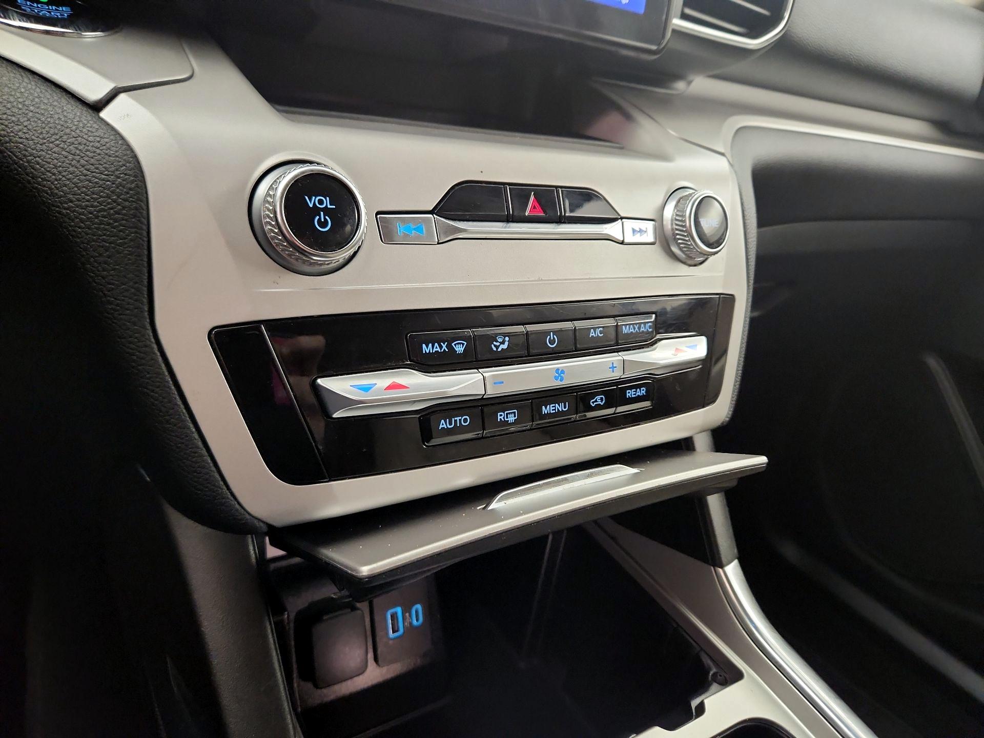 Thumbnail: 2020 Ford Explorer - 17