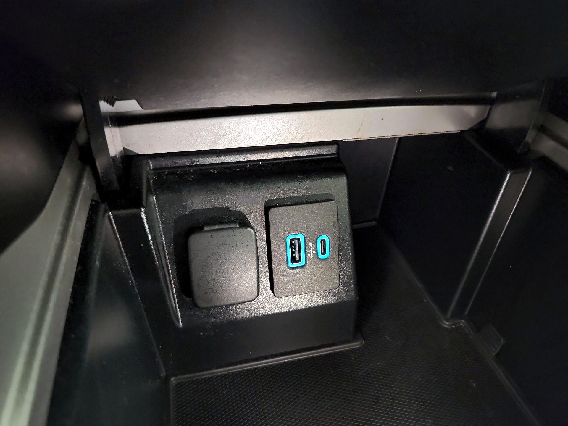 Thumbnail: 2020 Ford Explorer - 19