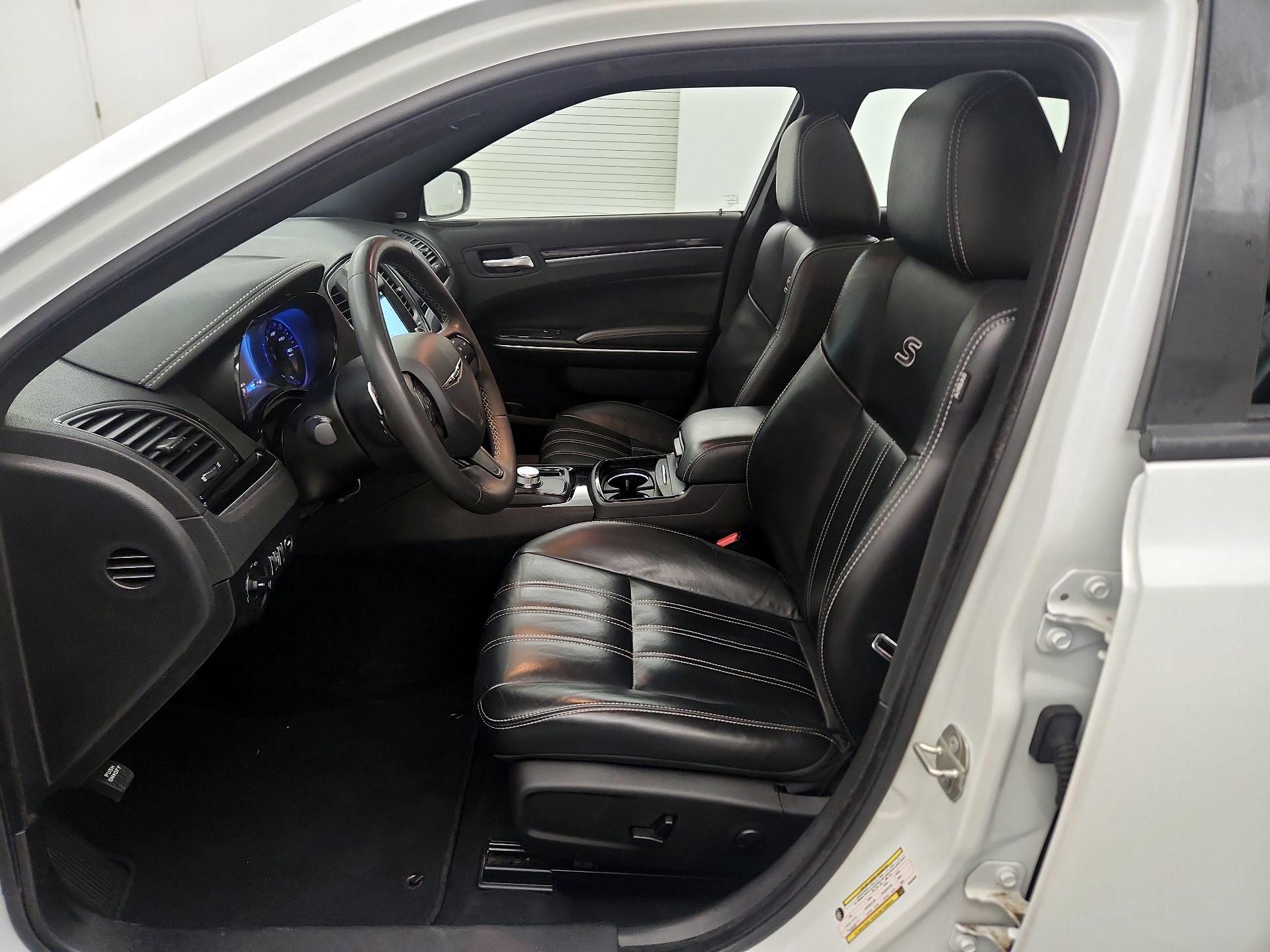 Thumbnail: 2023 Chrysler 300 - 9