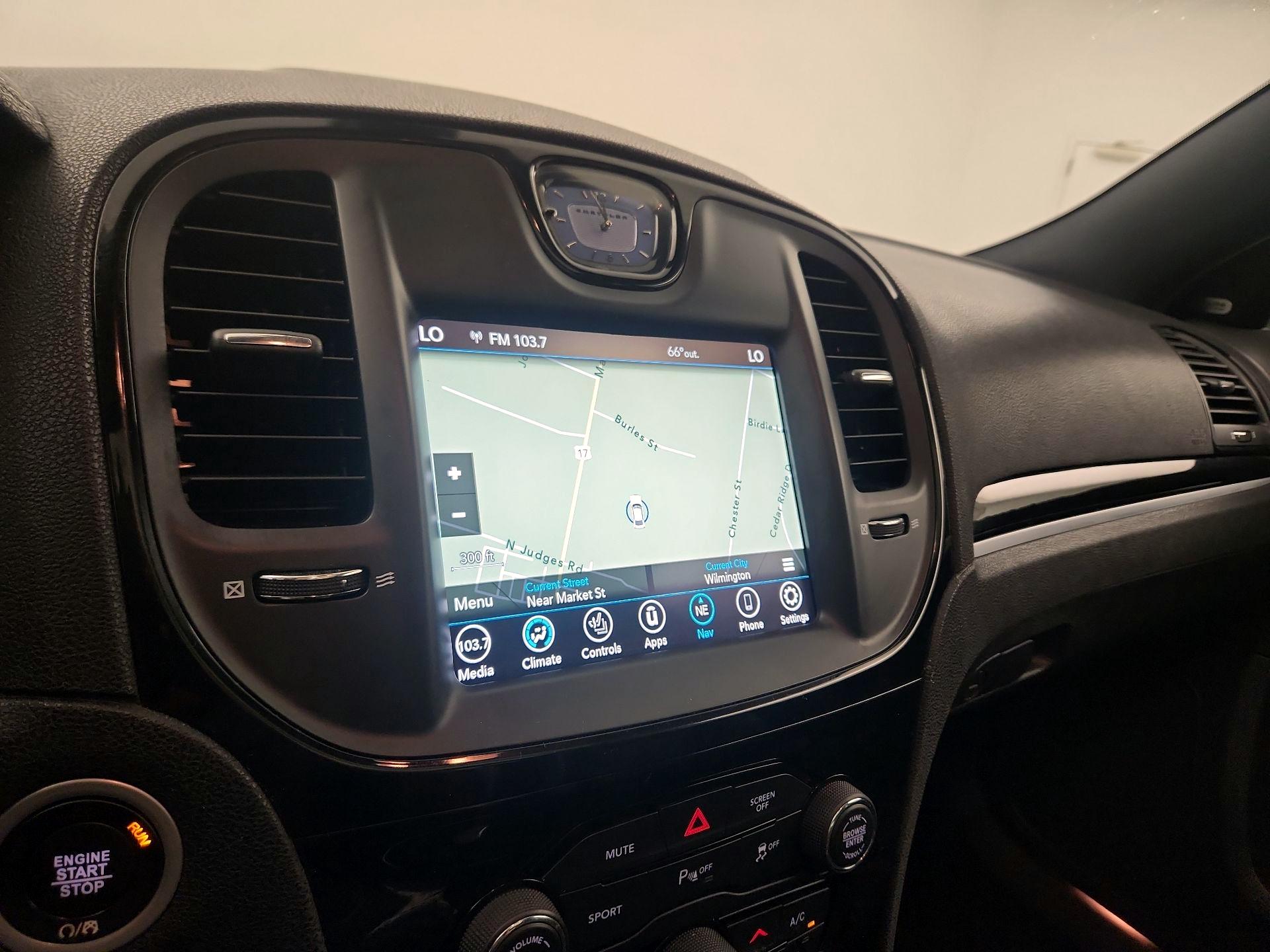 Thumbnail: 2023 Chrysler 300 - 12