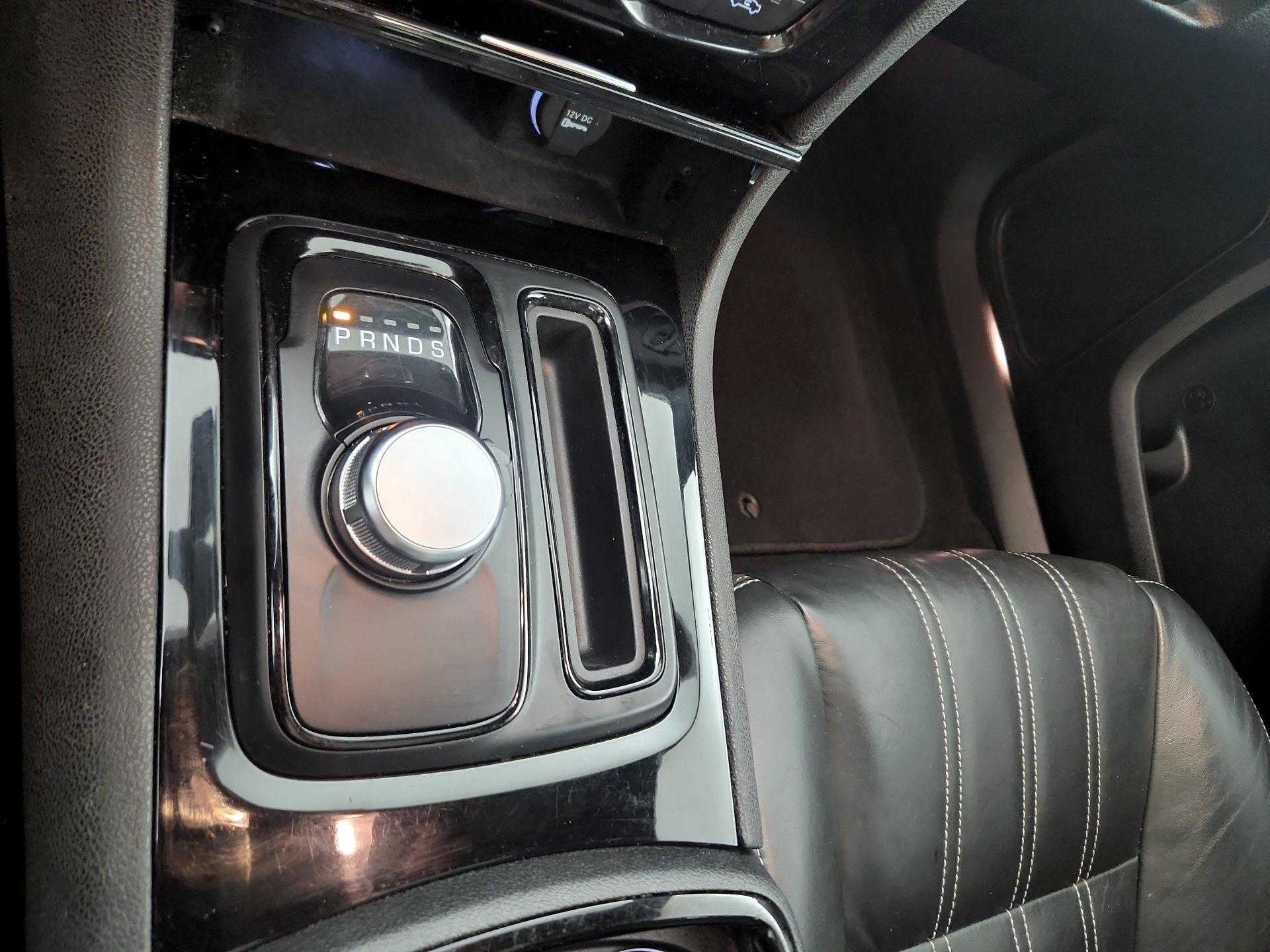 Thumbnail: 2023 Chrysler 300 - 16