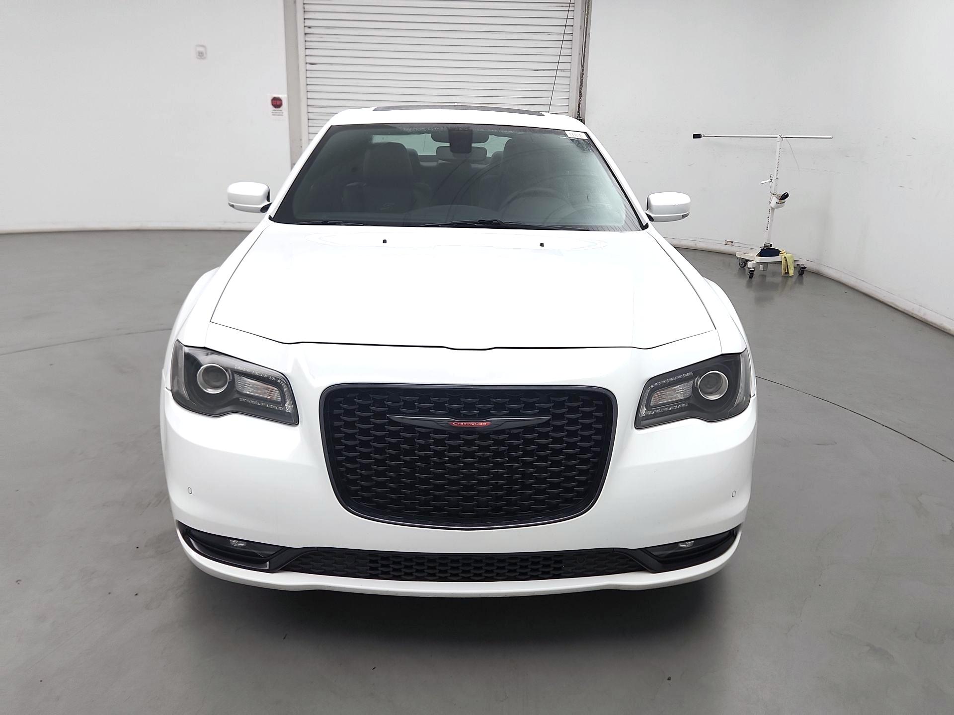 Thumbnail: 2023 Chrysler 300 - 2