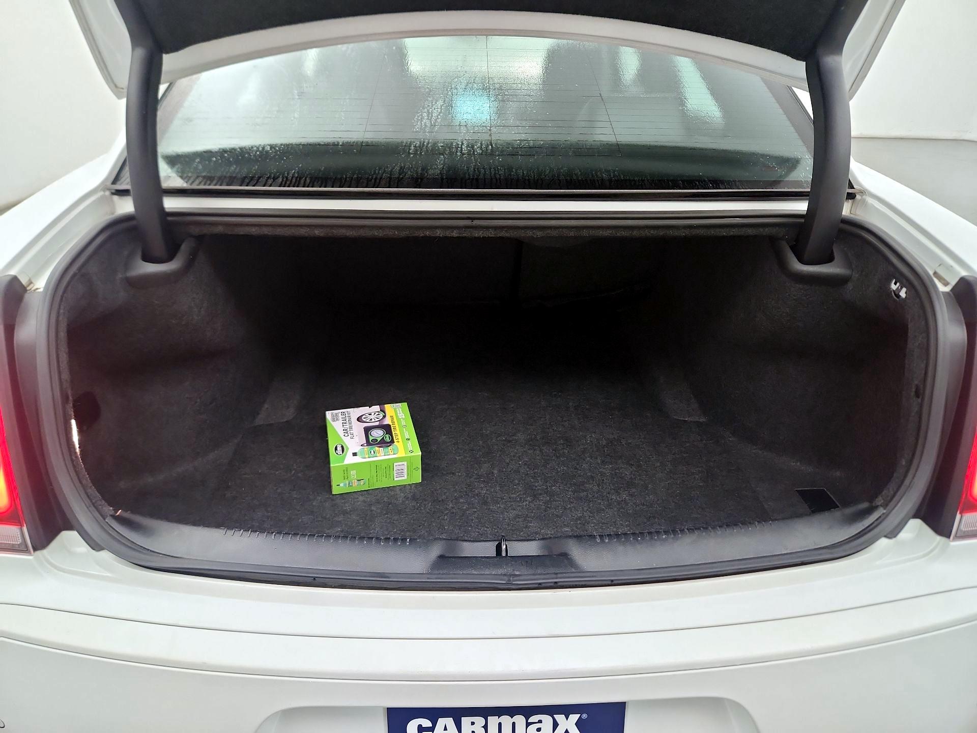 Thumbnail: 2023 Chrysler 300 - 20