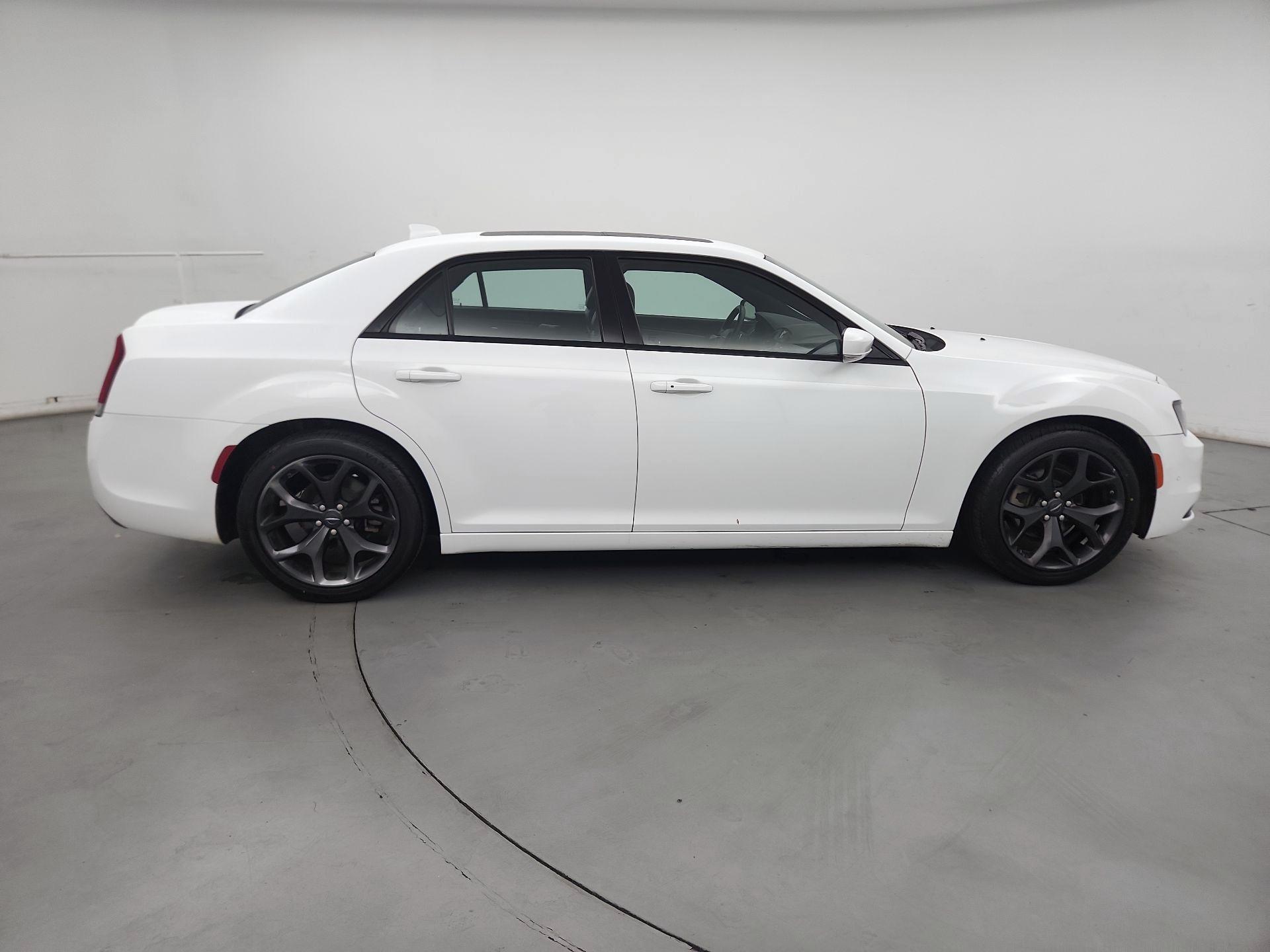 Thumbnail: 2023 Chrysler 300 - 4