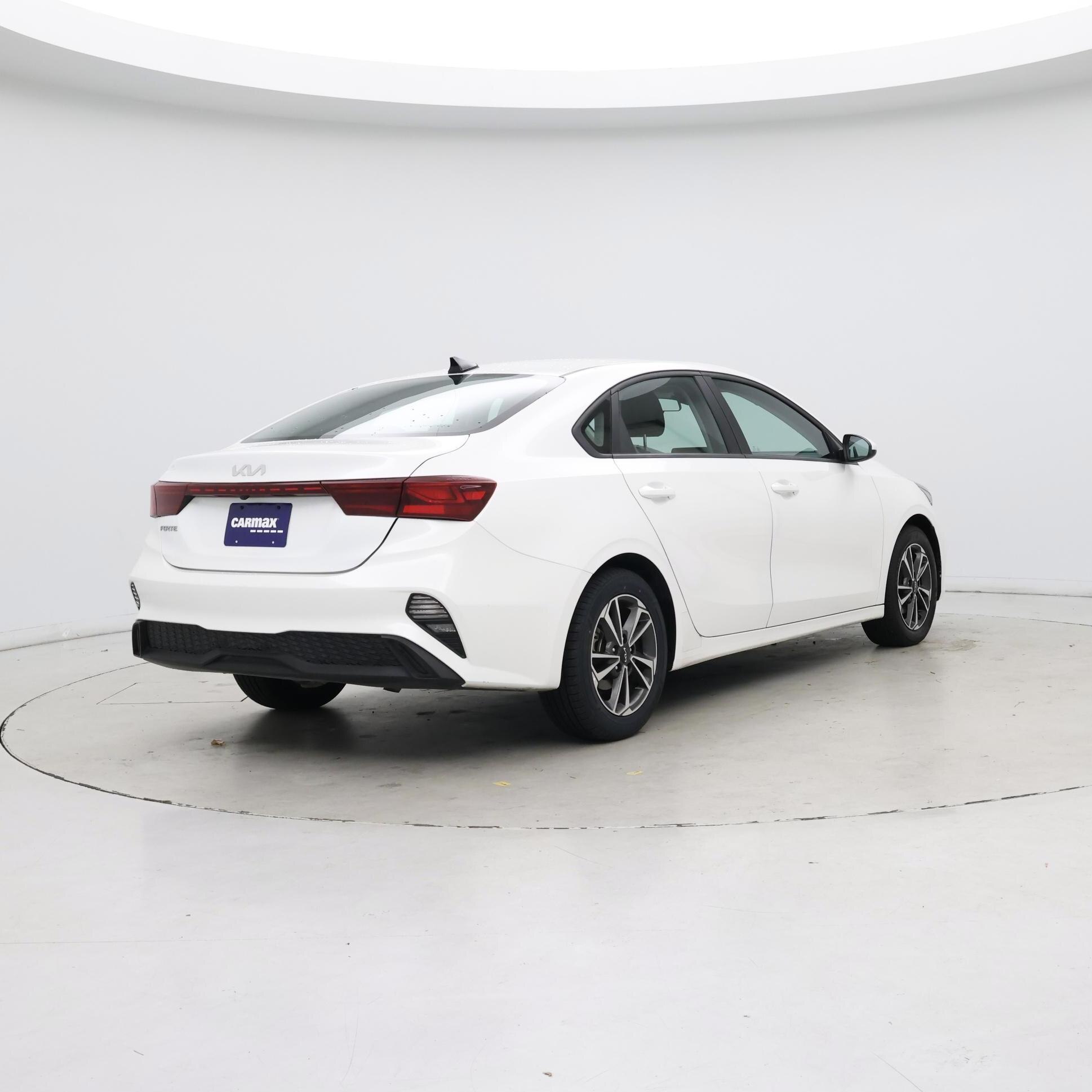 Thumbnail: 2024 Kia Forte - 8