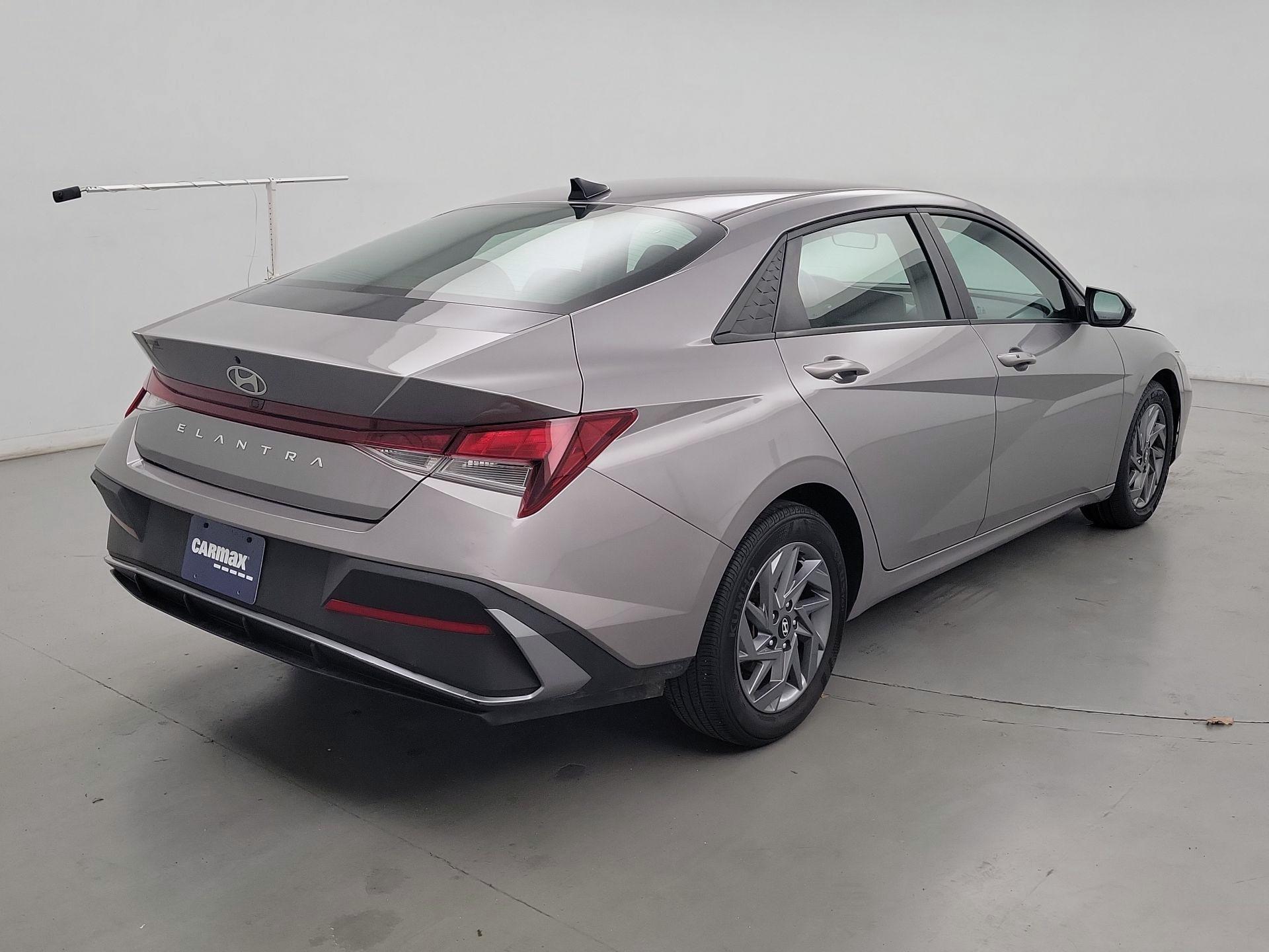 Thumbnail: 2024 Hyundai Elantra - 5