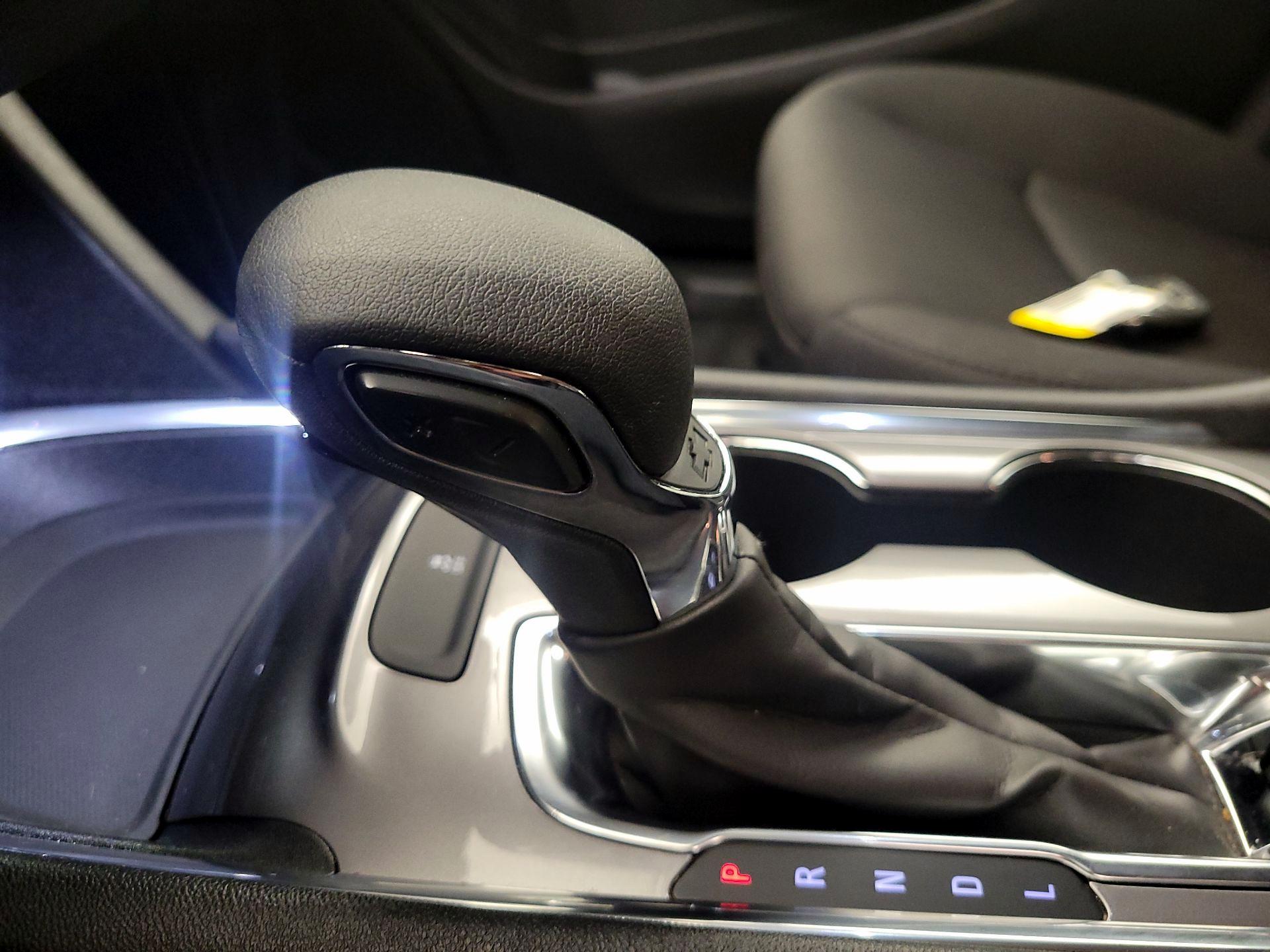 Thumbnail: 2023 Chevrolet Malibu - 17