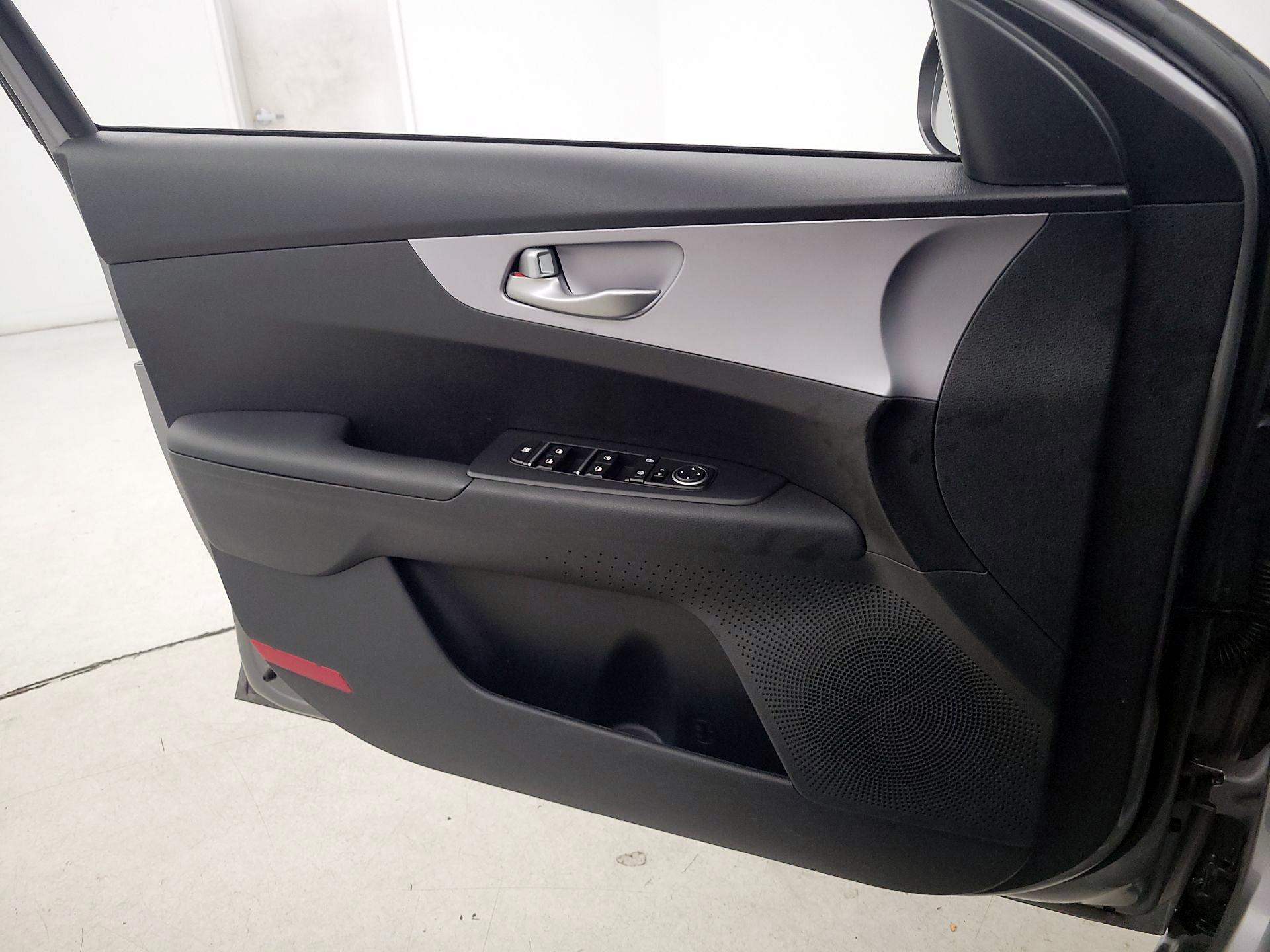 Thumbnail: 2024 Kia Forte - 12