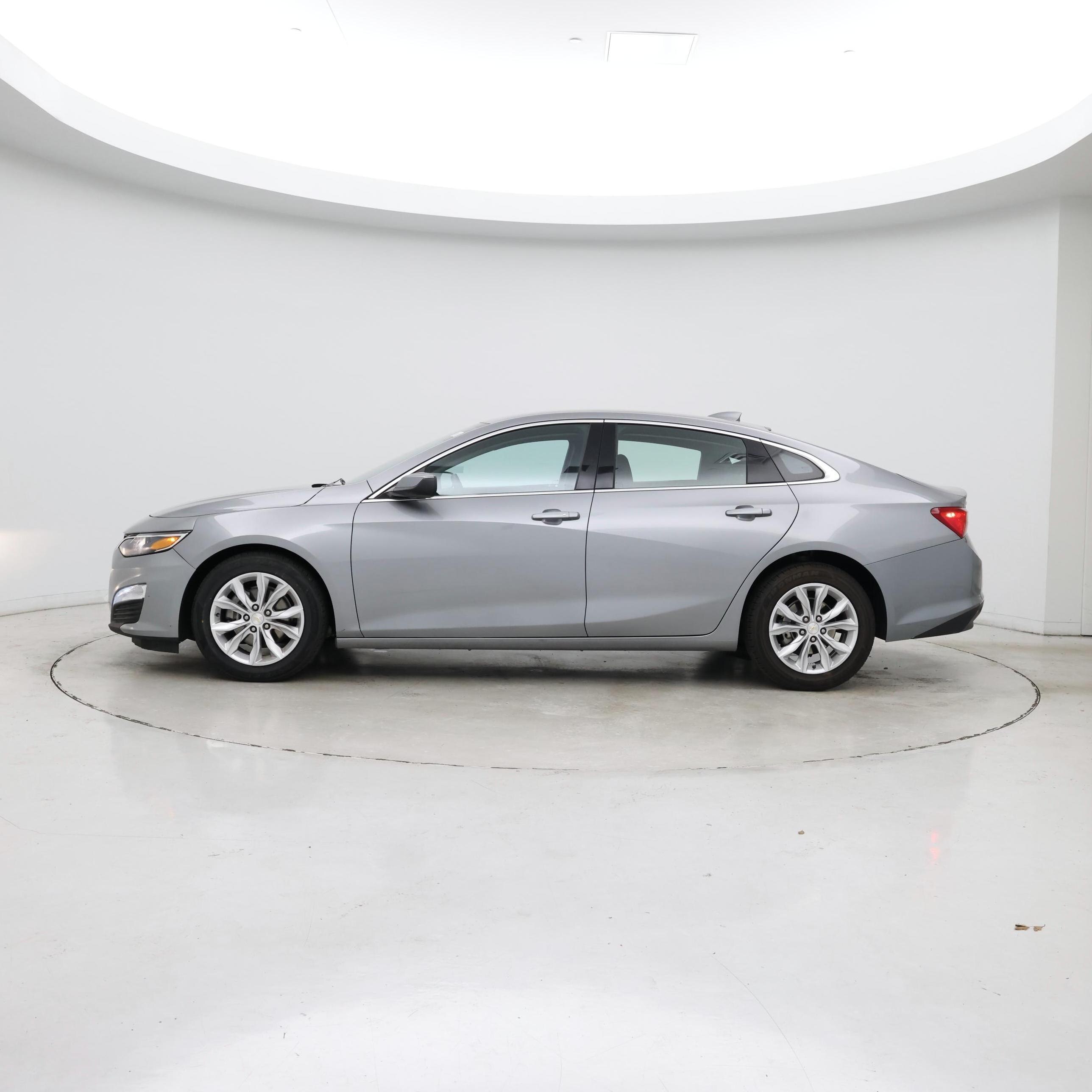 Thumbnail: 2023 Chevrolet Malibu - 3