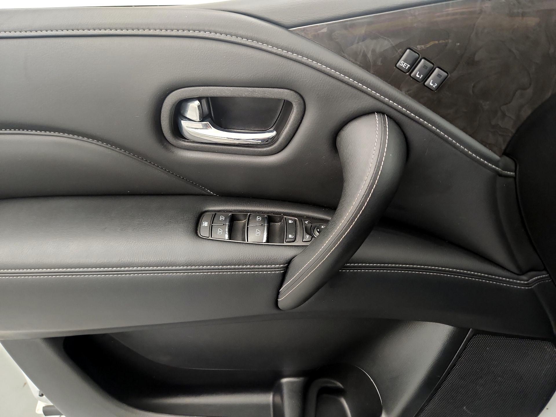 Thumbnail: 2023 INFINITI QX80 - 10