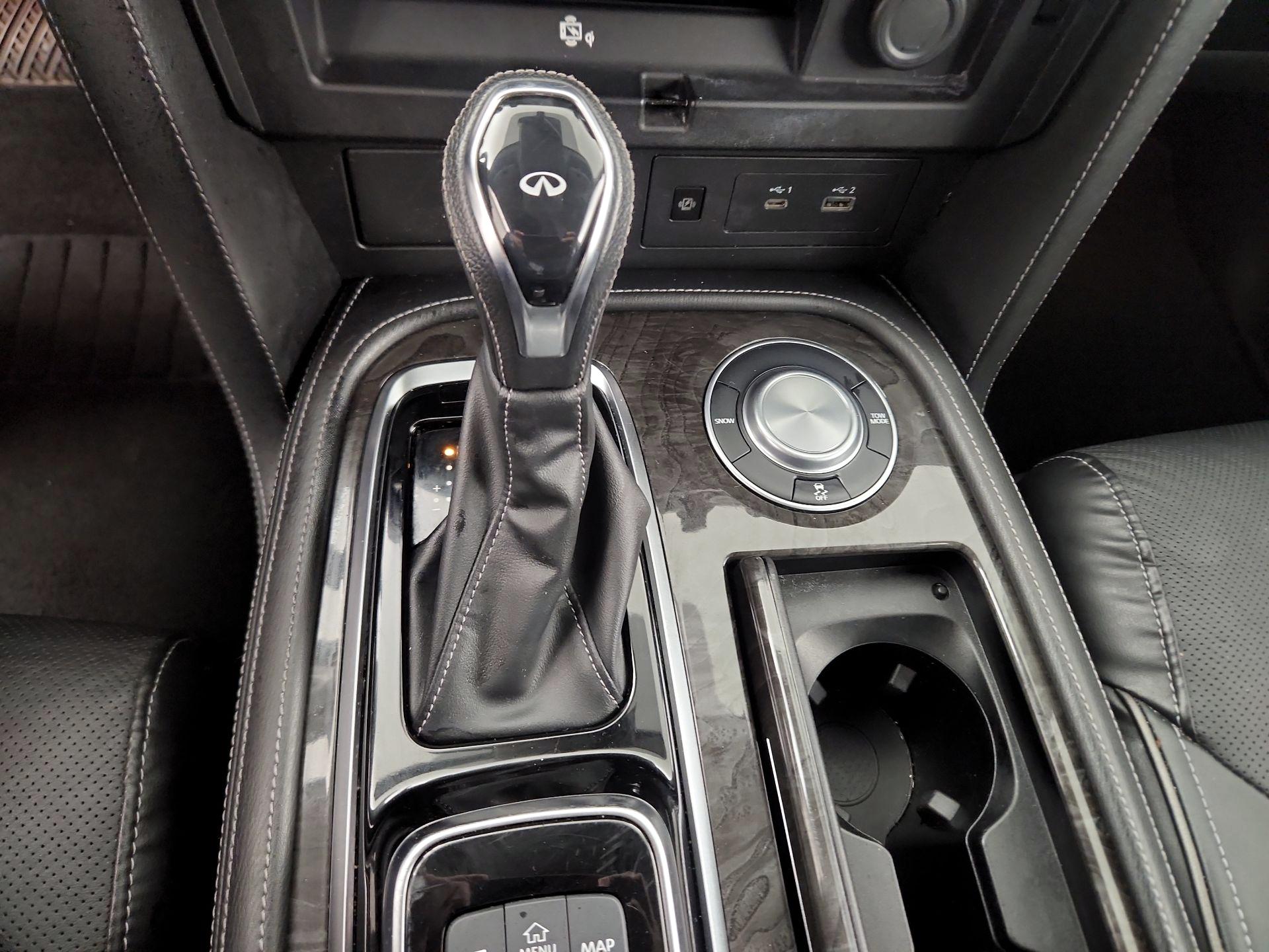 Thumbnail: 2023 INFINITI QX80 - 16