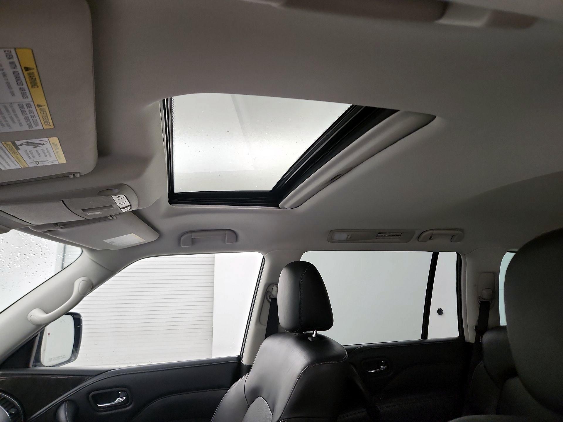 Thumbnail: 2023 INFINITI QX80 - 18