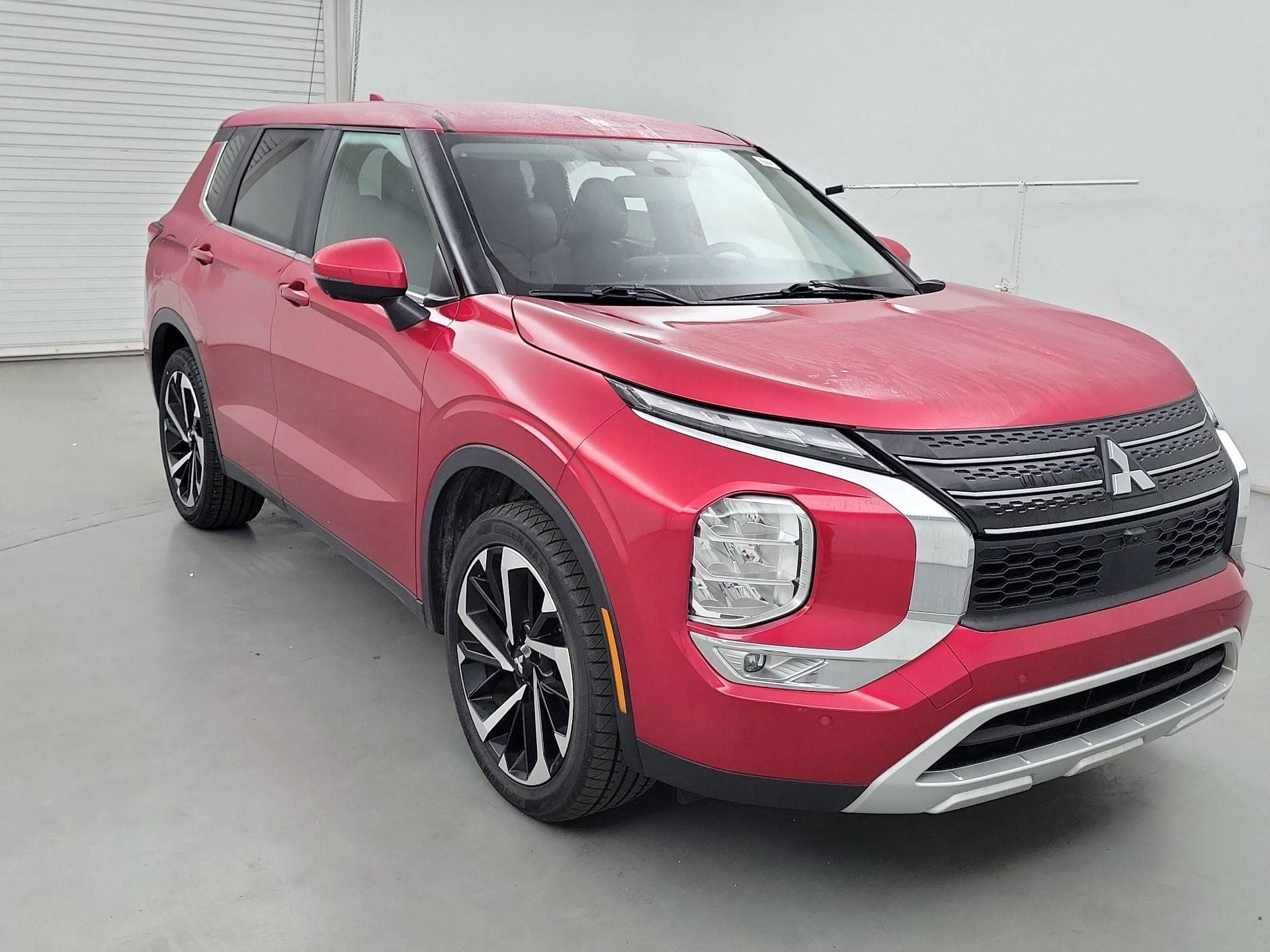 Thumbnail: 2024 Mitsubishi Outlander - 1