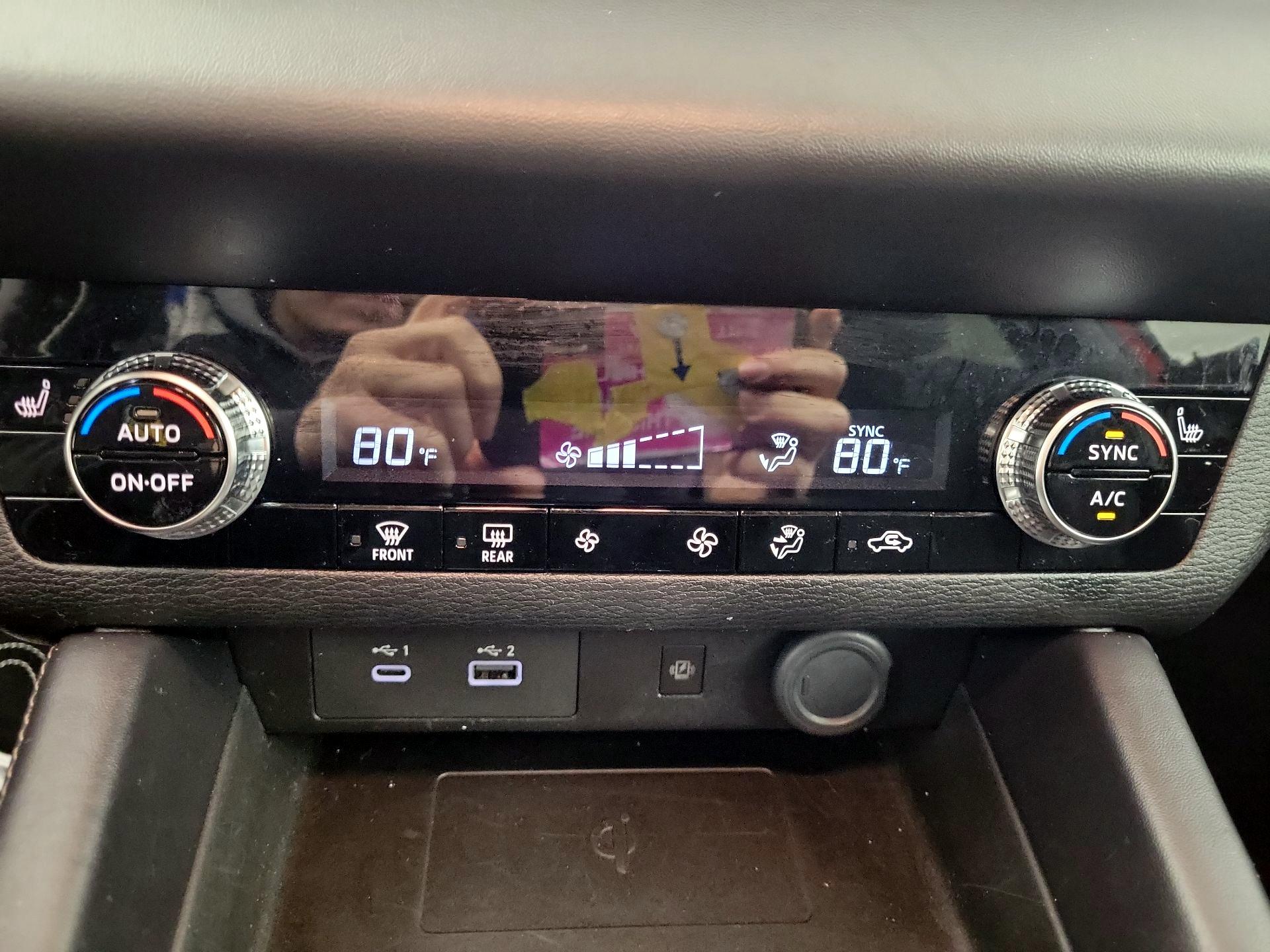 Thumbnail: 2024 Mitsubishi Outlander - 15