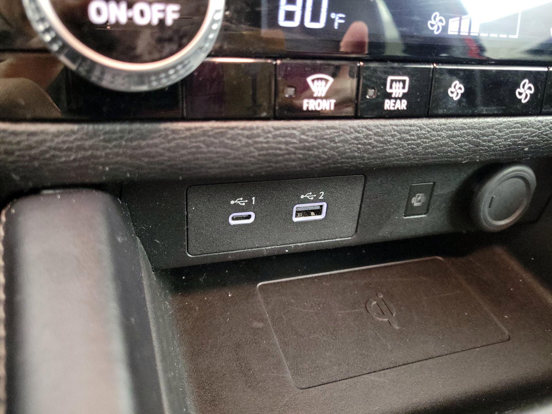 Thumbnail: 2024 Mitsubishi Outlander - 17