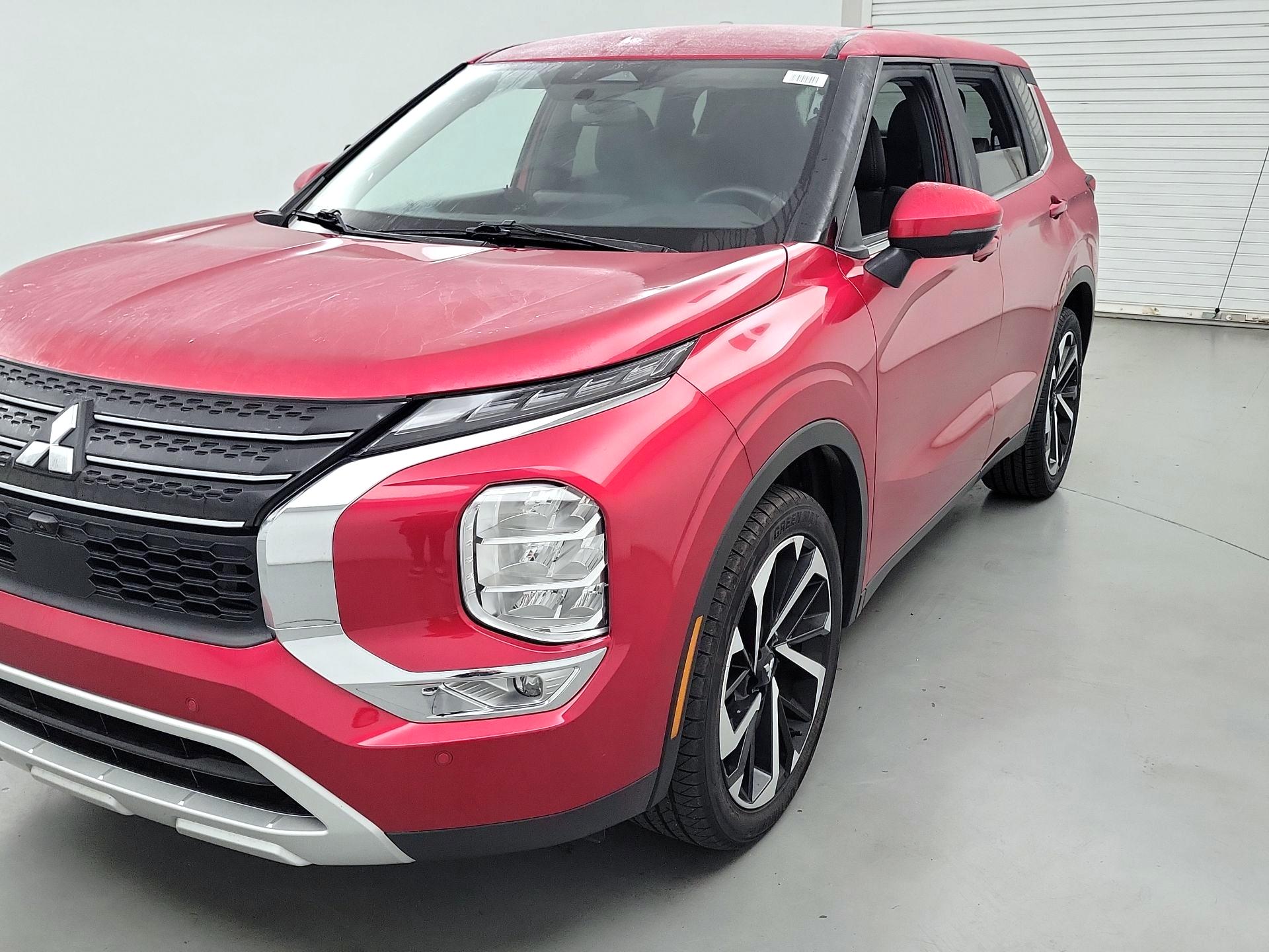 Thumbnail: 2024 Mitsubishi Outlander - 3