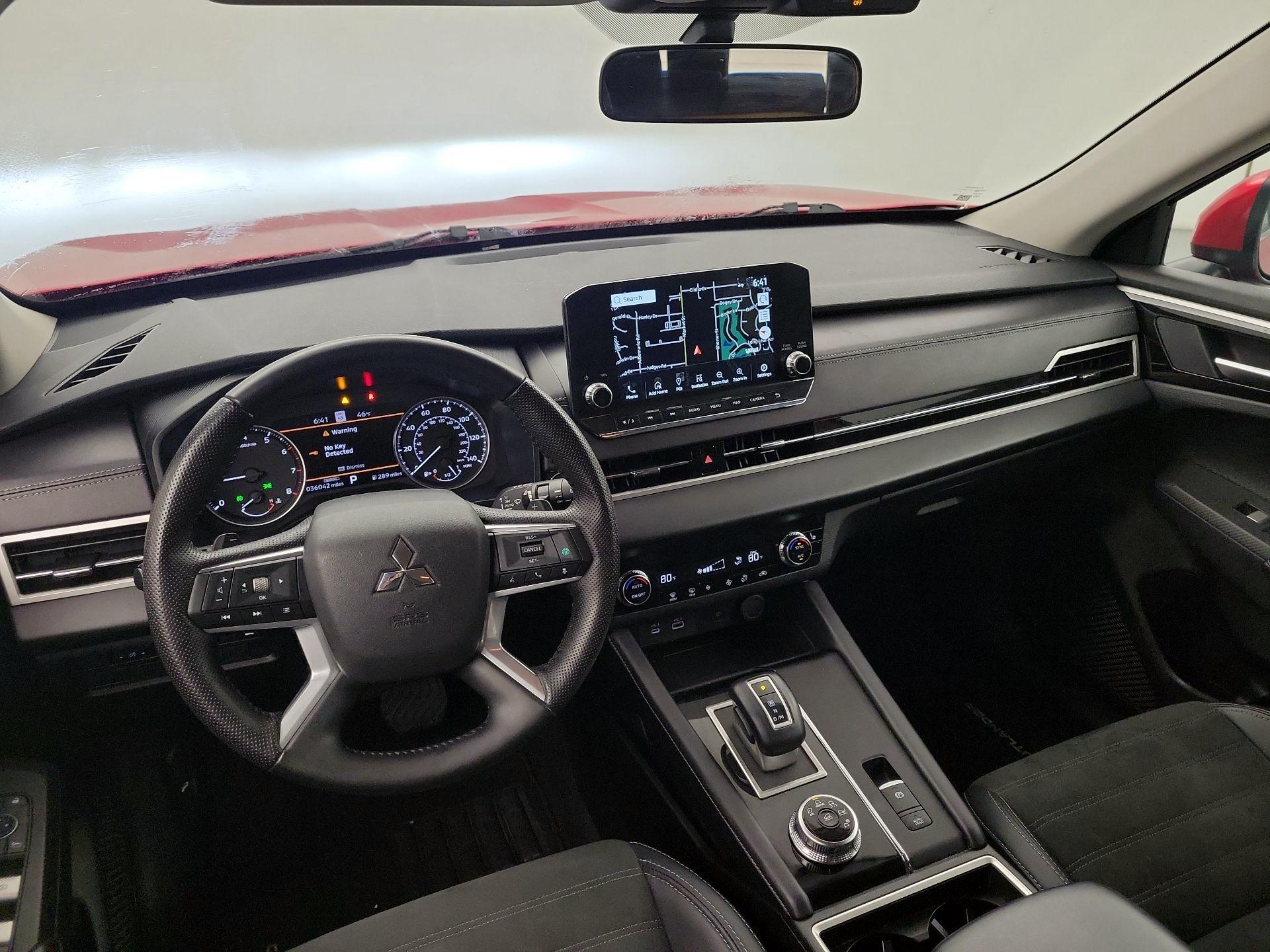 Thumbnail: 2024 Mitsubishi Outlander - 8