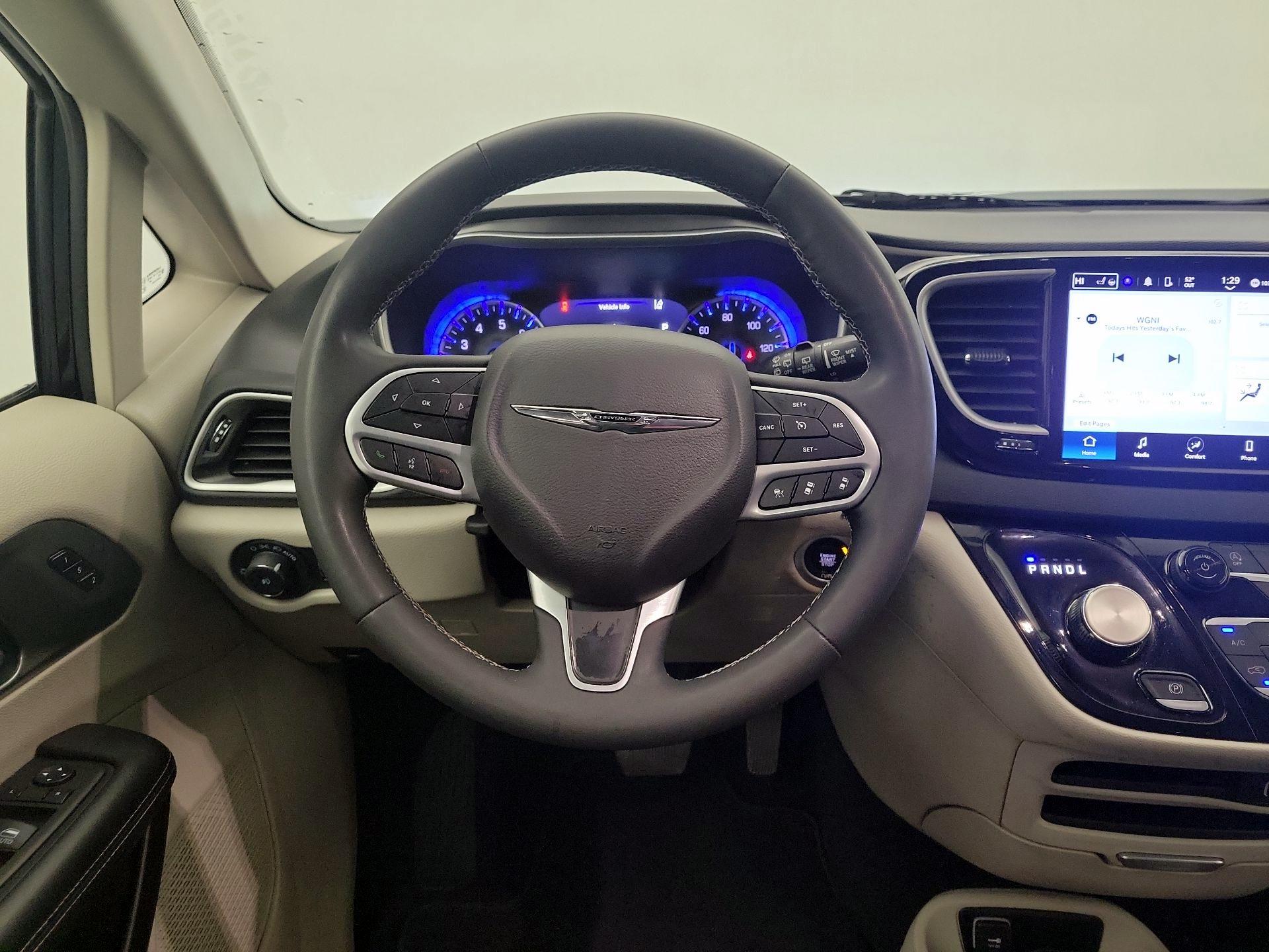 Thumbnail: 2024 Chrysler Pacifica - 10