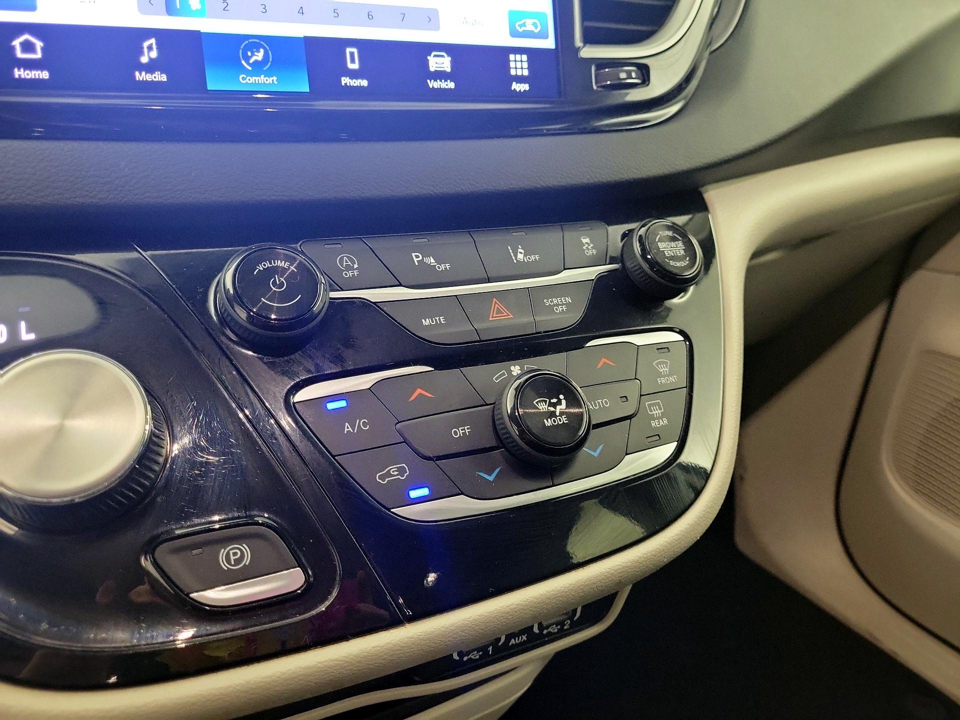 Thumbnail: 2024 Chrysler Pacifica - 16