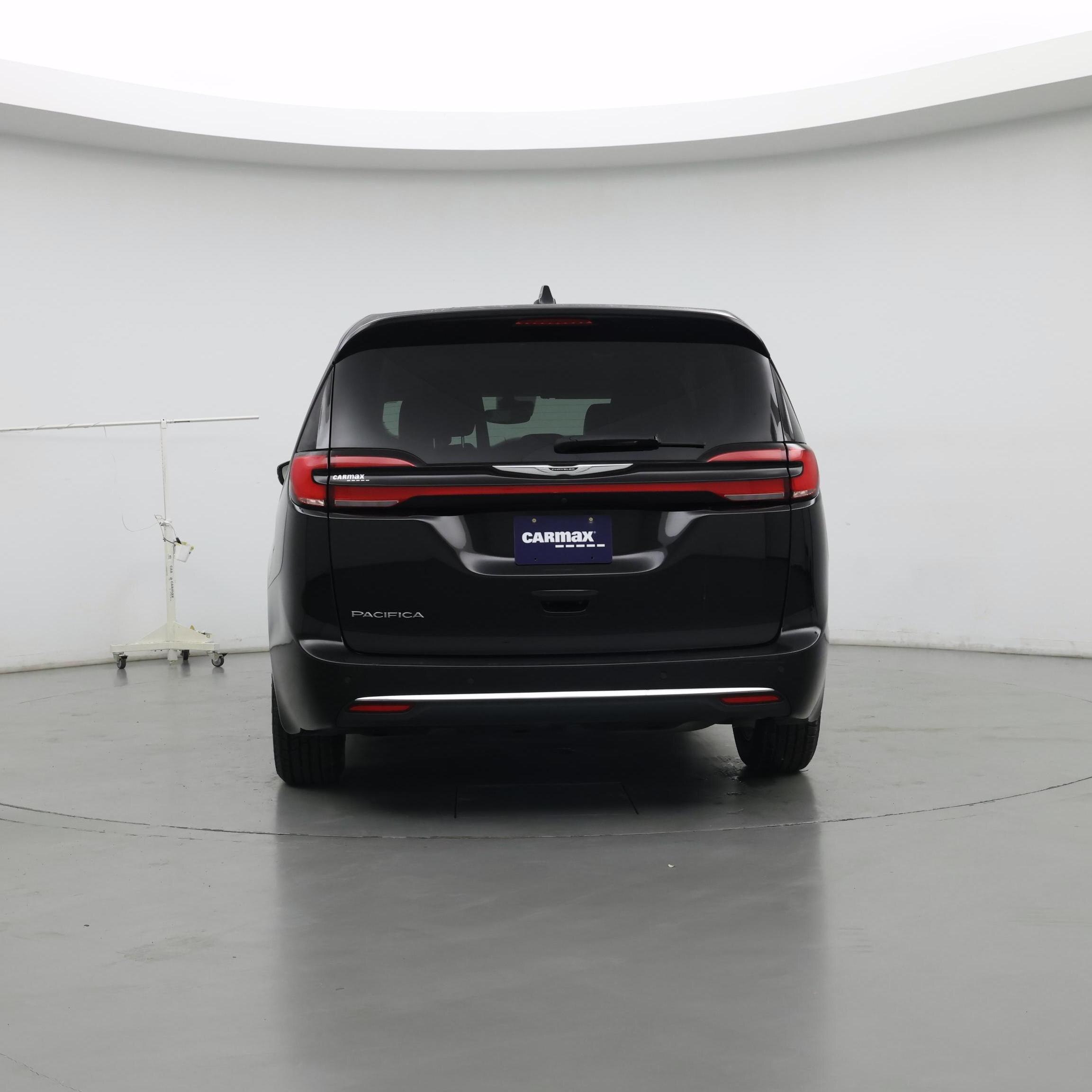 Thumbnail: 2024 Chrysler Pacifica - 6