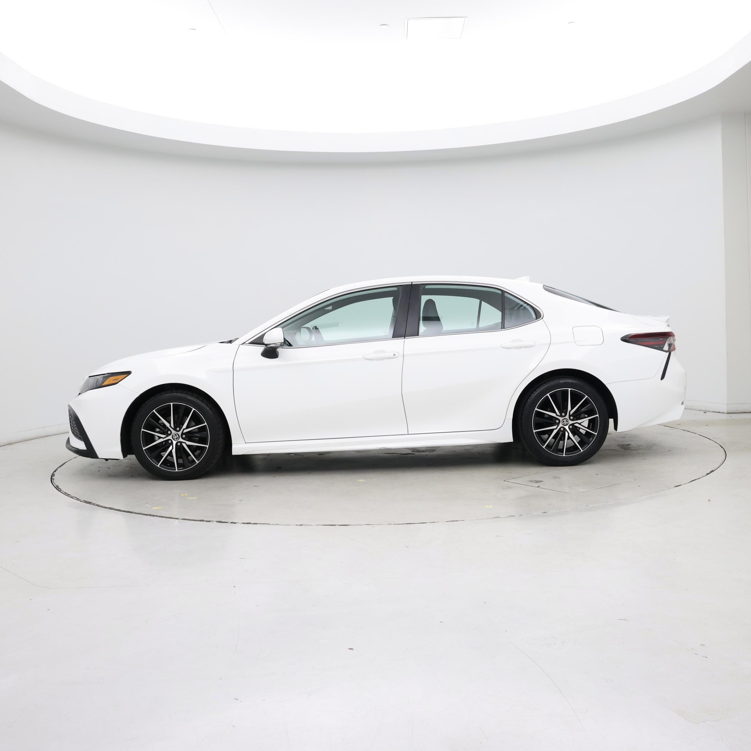 Thumbnail: 2024 Toyota Camry - 3