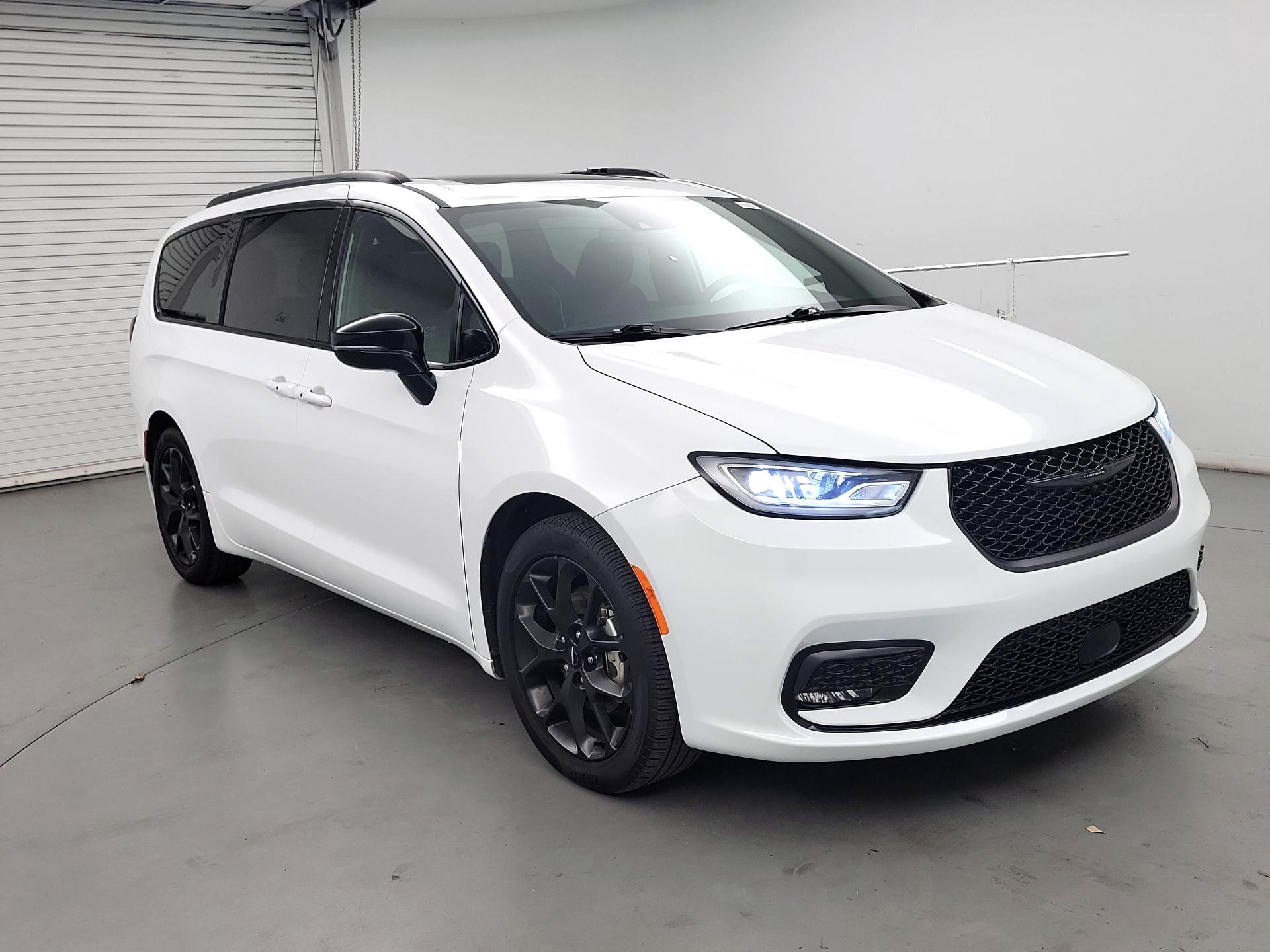 Thumbnail: 2025 Chrysler Pacifica - 1