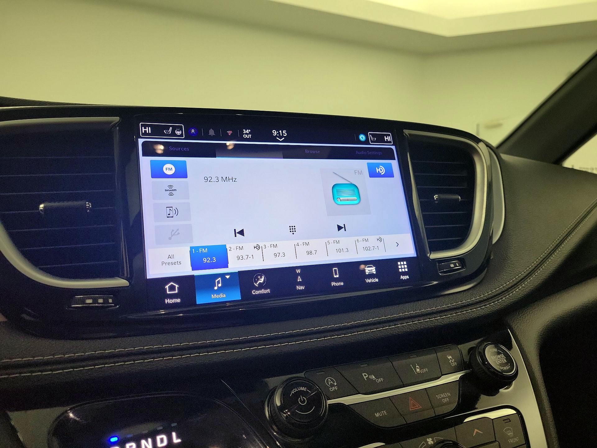 Thumbnail: 2025 Chrysler Pacifica - 14