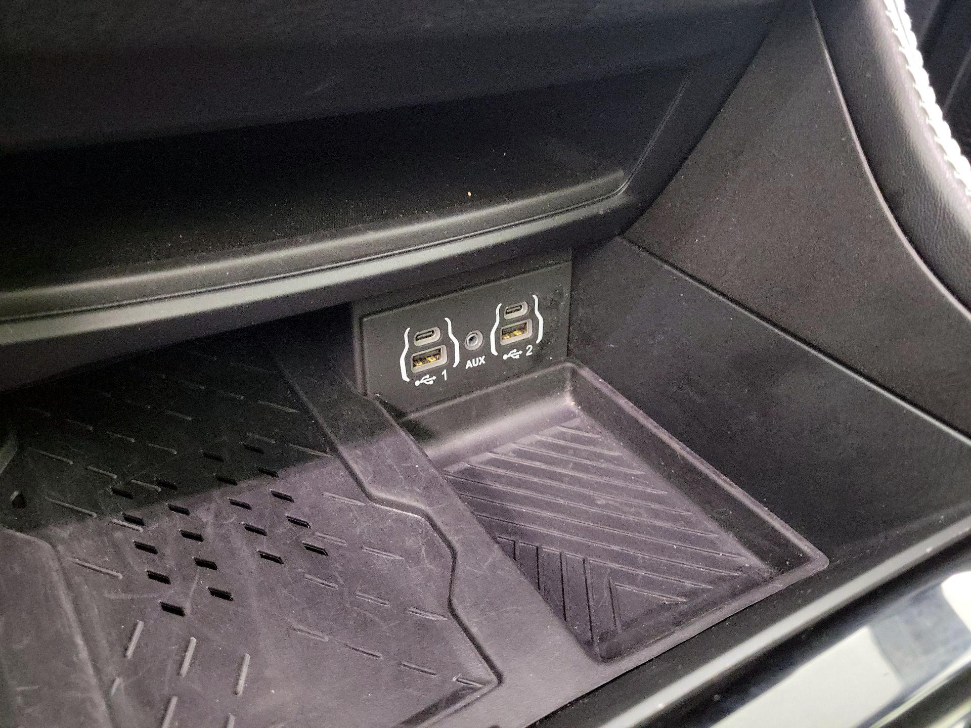 Thumbnail: 2025 Chrysler Pacifica - 17