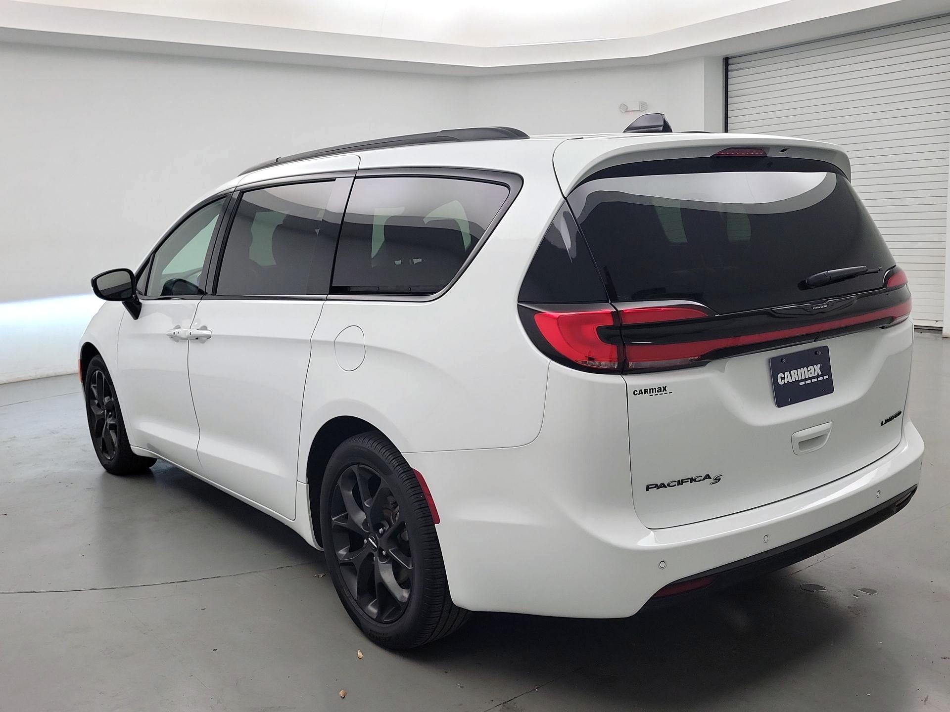 Thumbnail: 2025 Chrysler Pacifica - 7